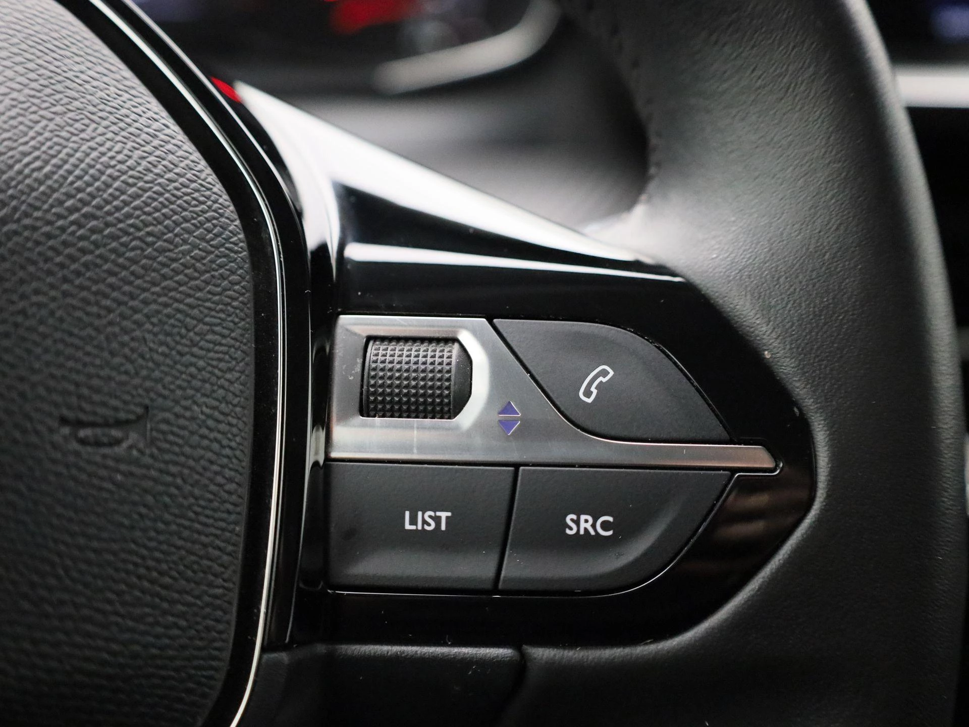 Peugeot-208-image-22