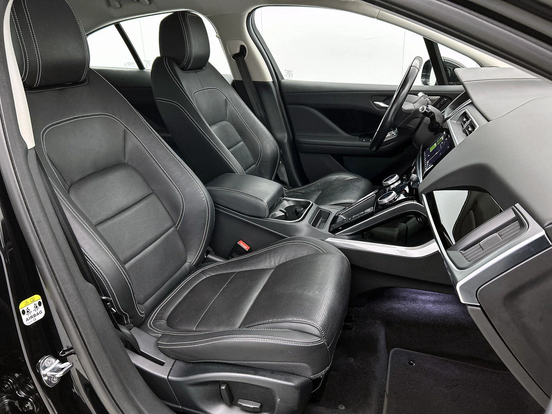 Jaguar-I-PACE-image-46