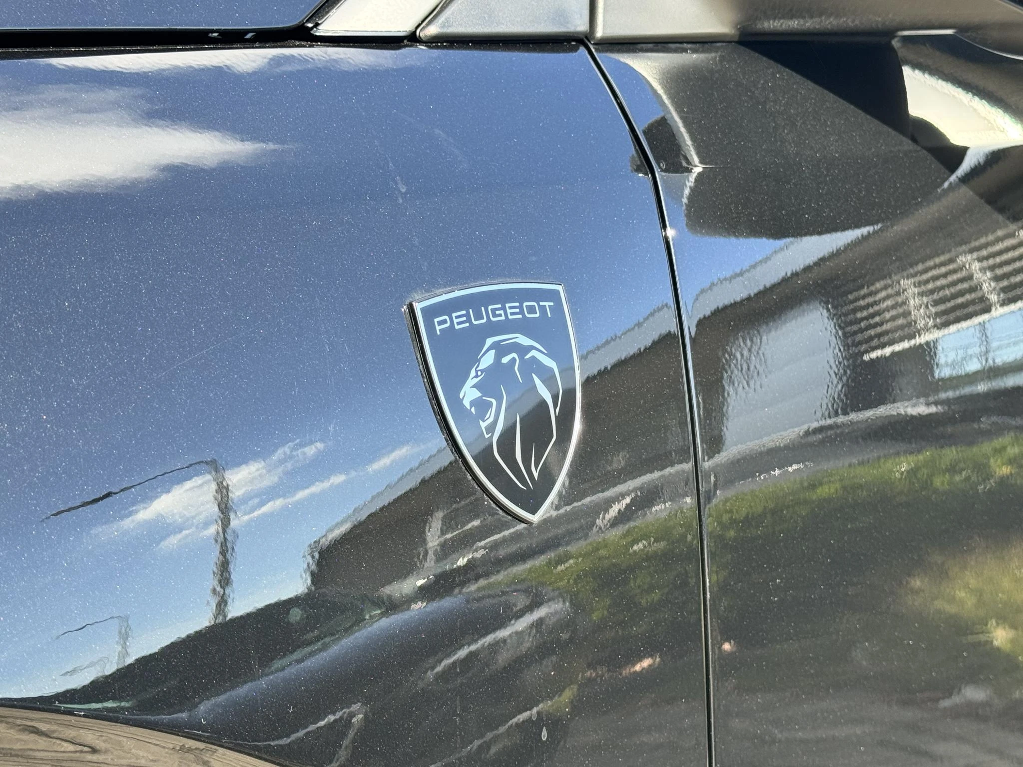 Peugeot-e-5008-image-4