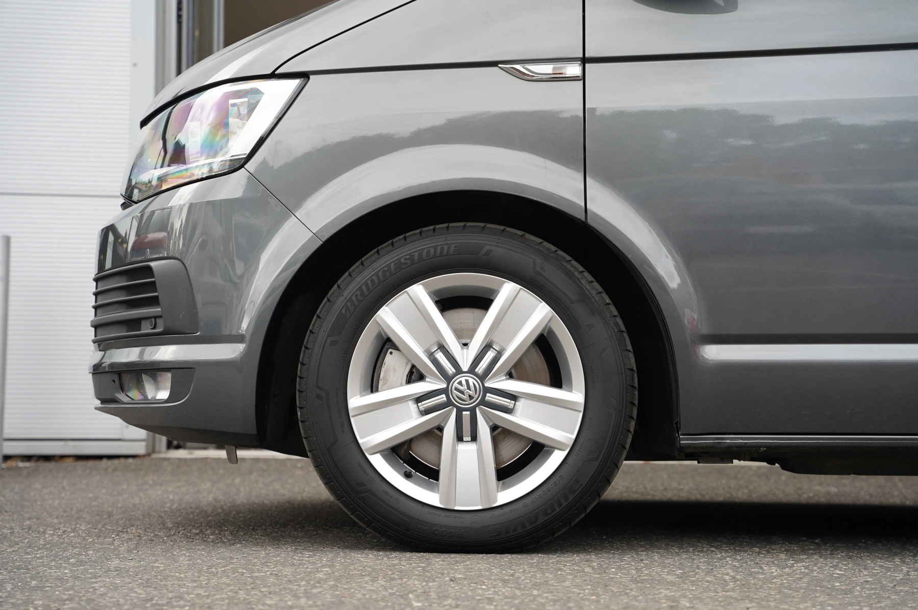Volkswagen-California-image-4