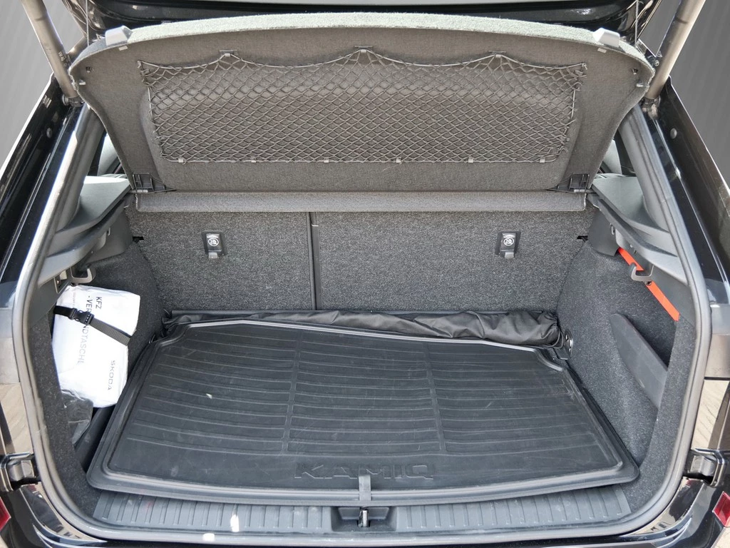 Škoda Kamiq 1.5 TSI Monte Carlo *MATRIX*ACC*AHK*NAVI*