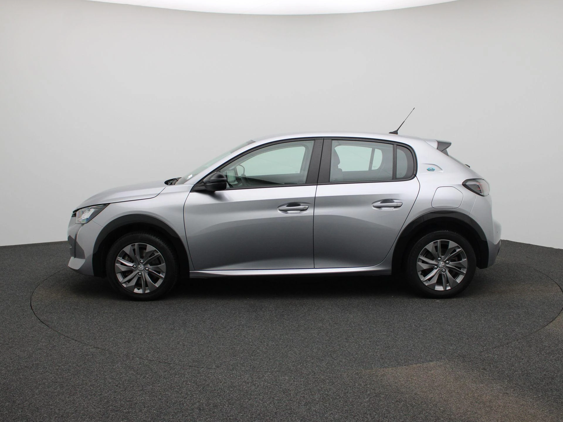 Peugeot-e-208-image-3