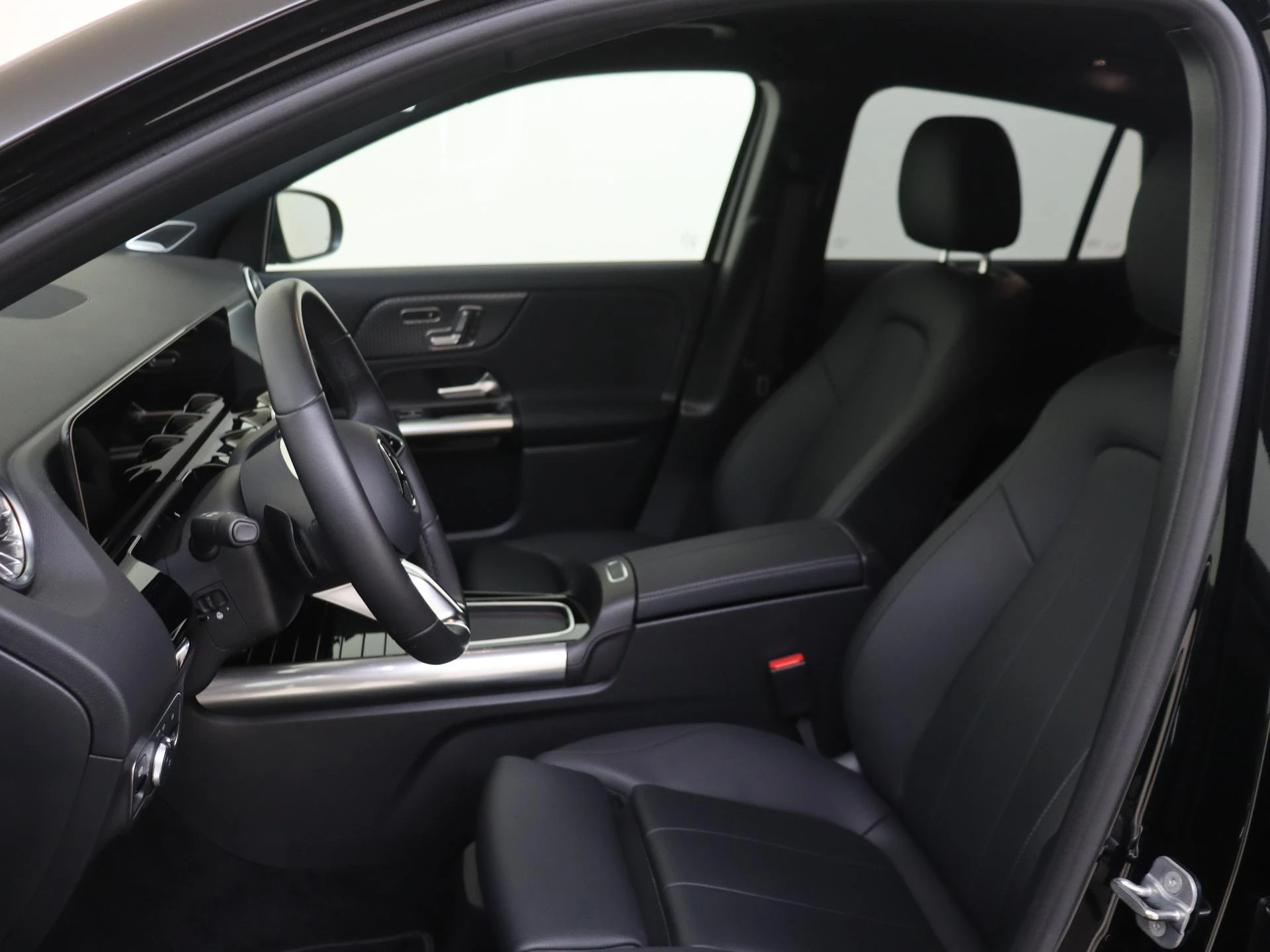 Mercedes-Benz-GLA-image-9
