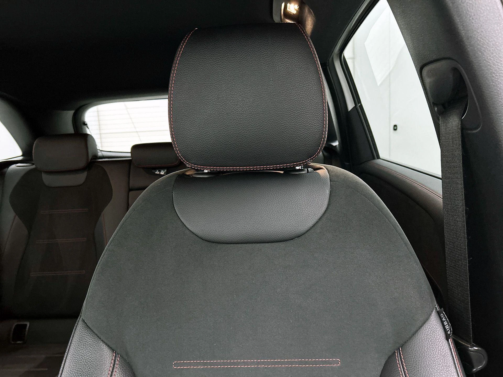 Mercedes-Benz-B-Klasse-image-17