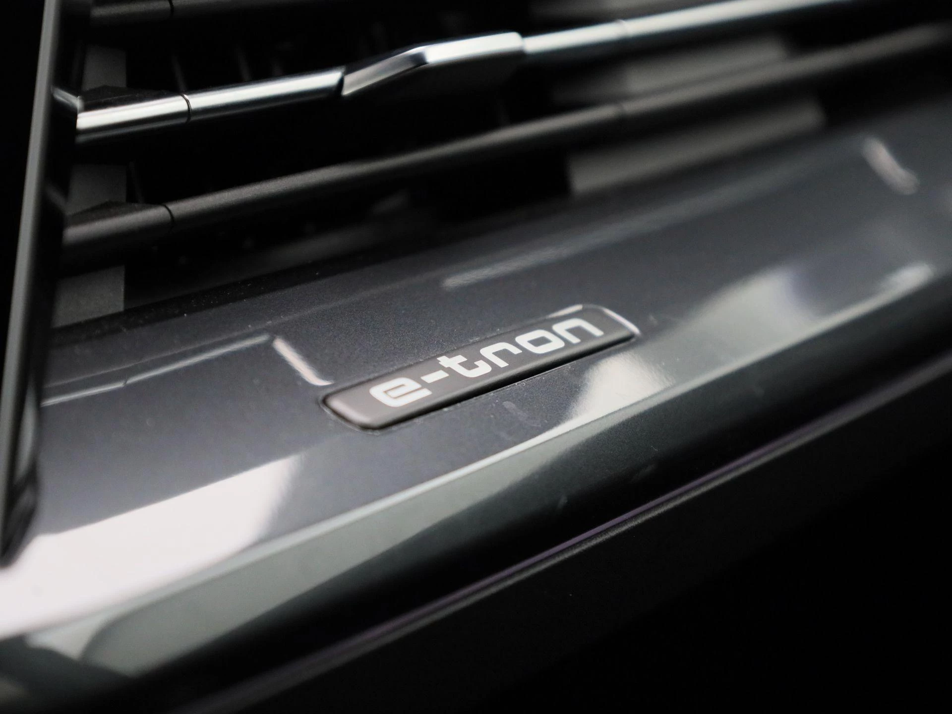 Audi-Q4 e-tron-image-28