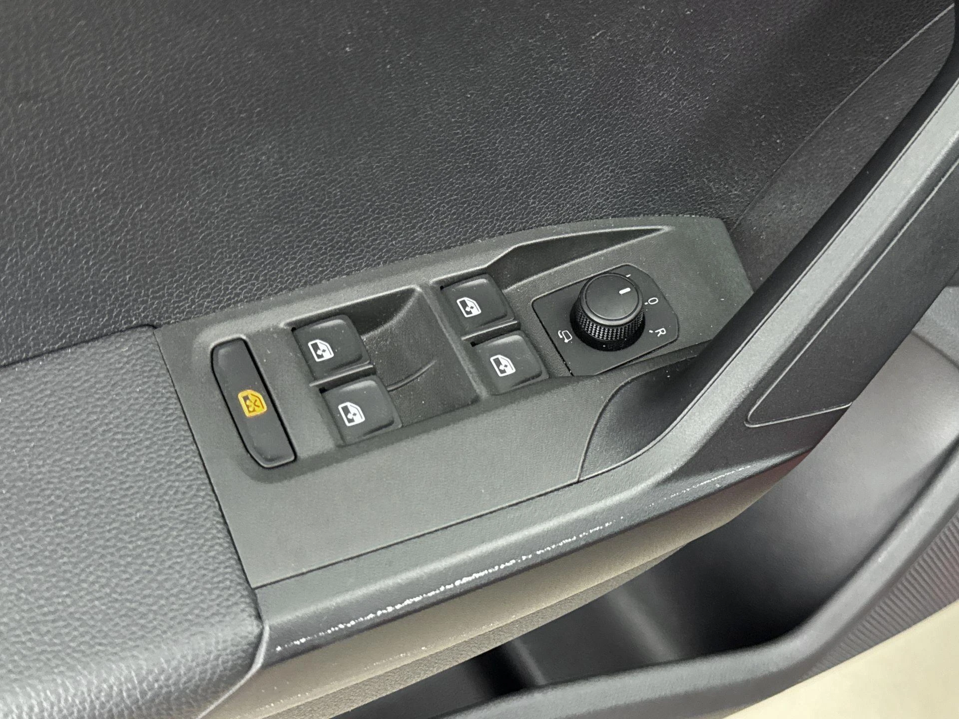SEAT-Arona-image-19