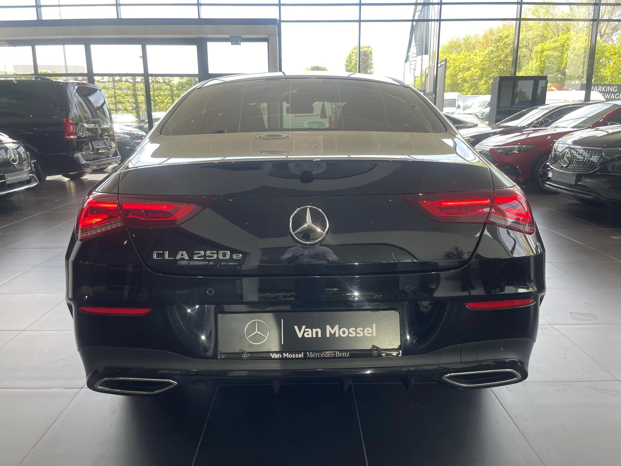 Mercedes-Benz CLA 250 e AMG Line + LEDER + CARPLAY + BURMESTER + MULTIBEAM LED +