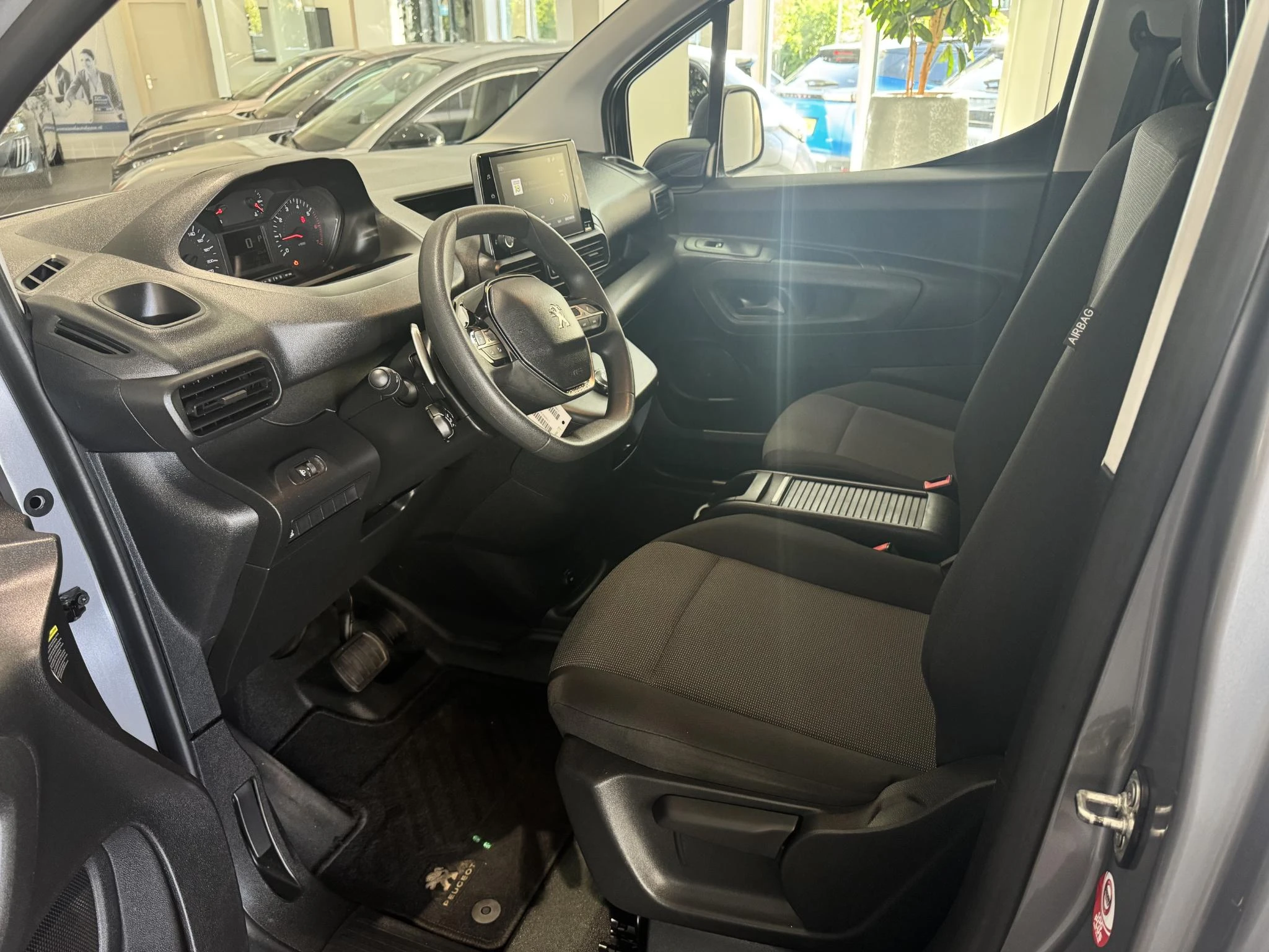 Peugeot-Partner-image-27