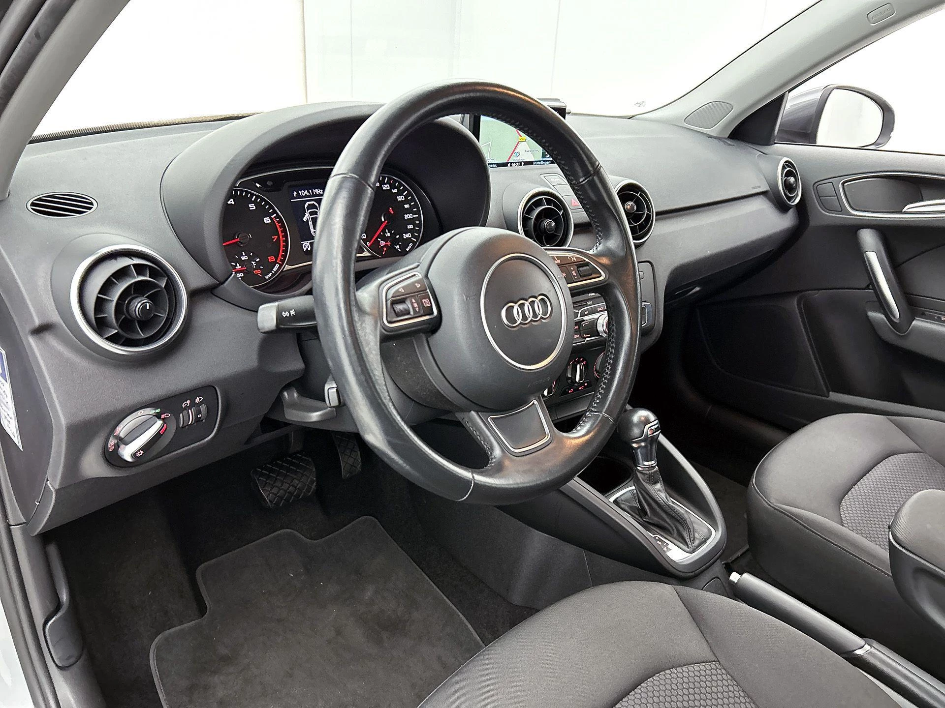 Audi-A1 Sportback-image-9