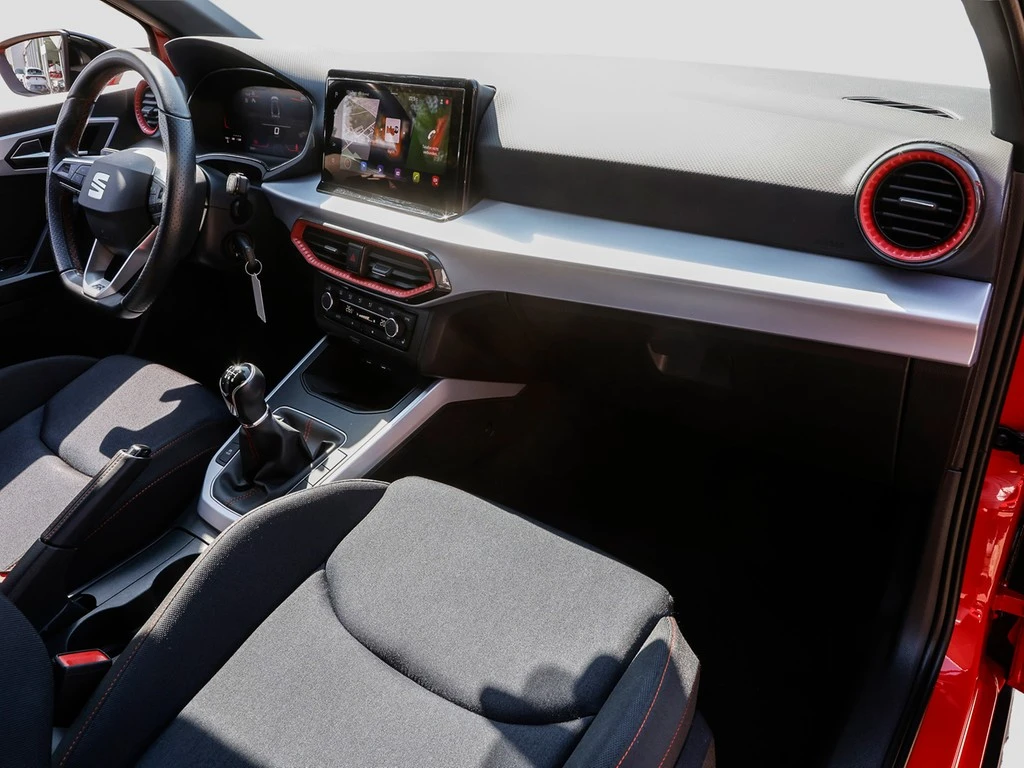 SEAT-Arona-image-7