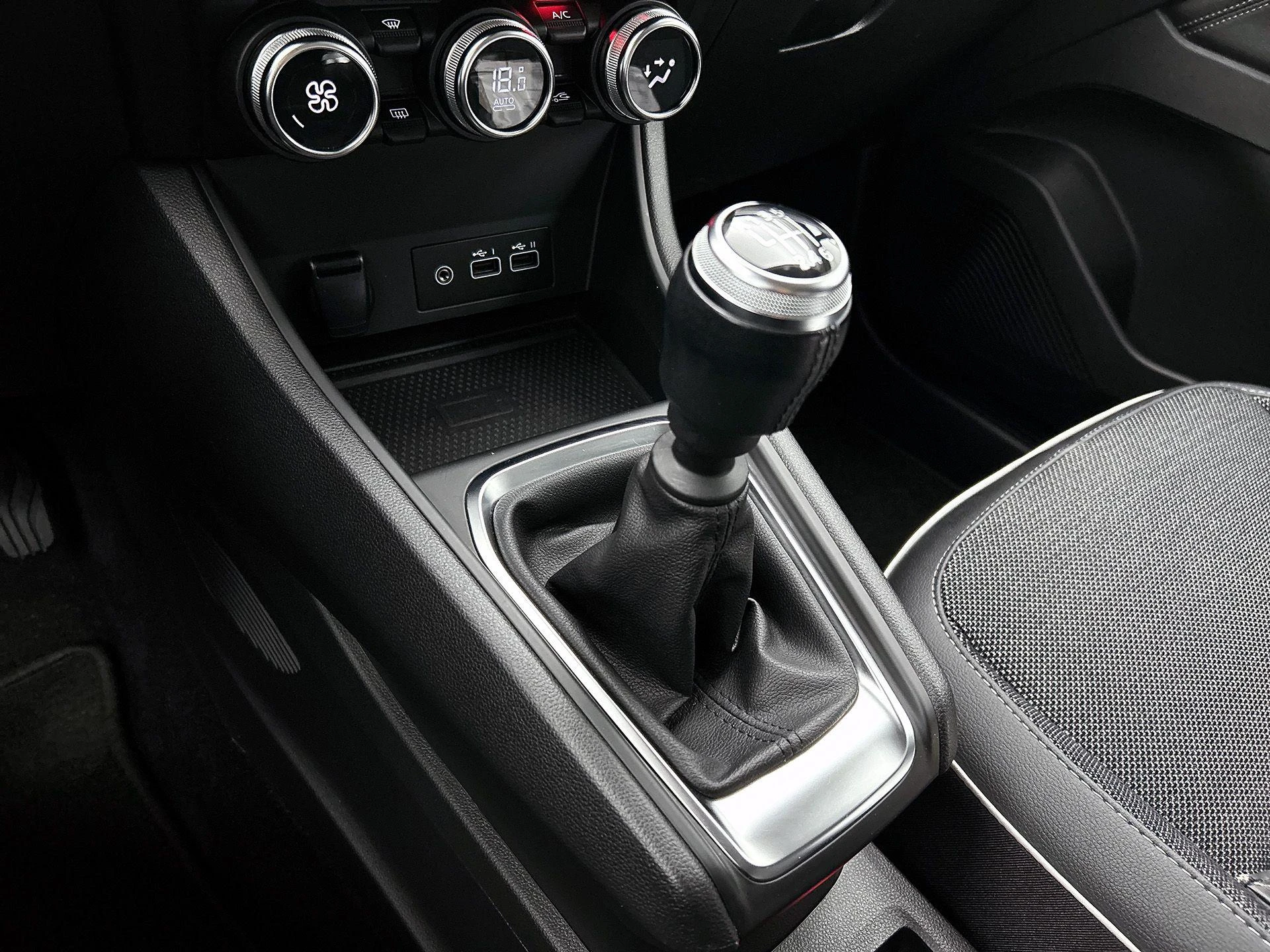 Renault-Captur-image-9