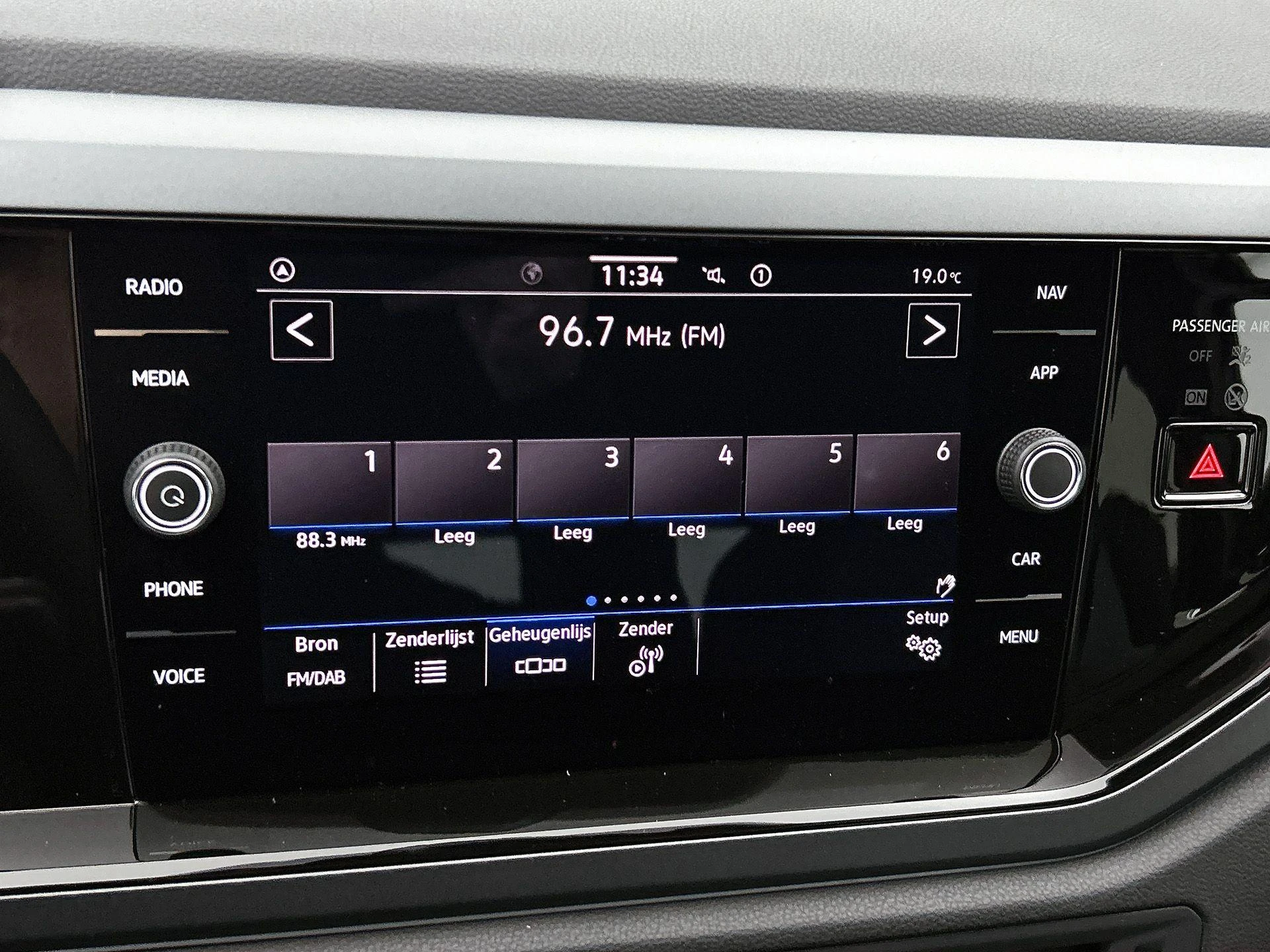 Volkswagen-Polo-image-6