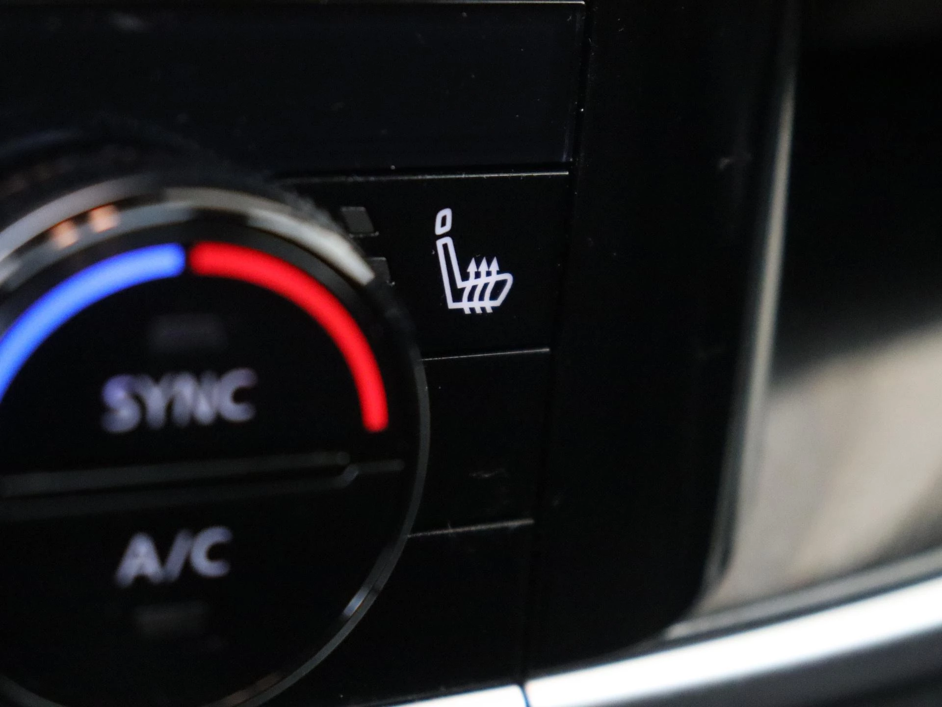 Nissan-QASHQAI-image-23