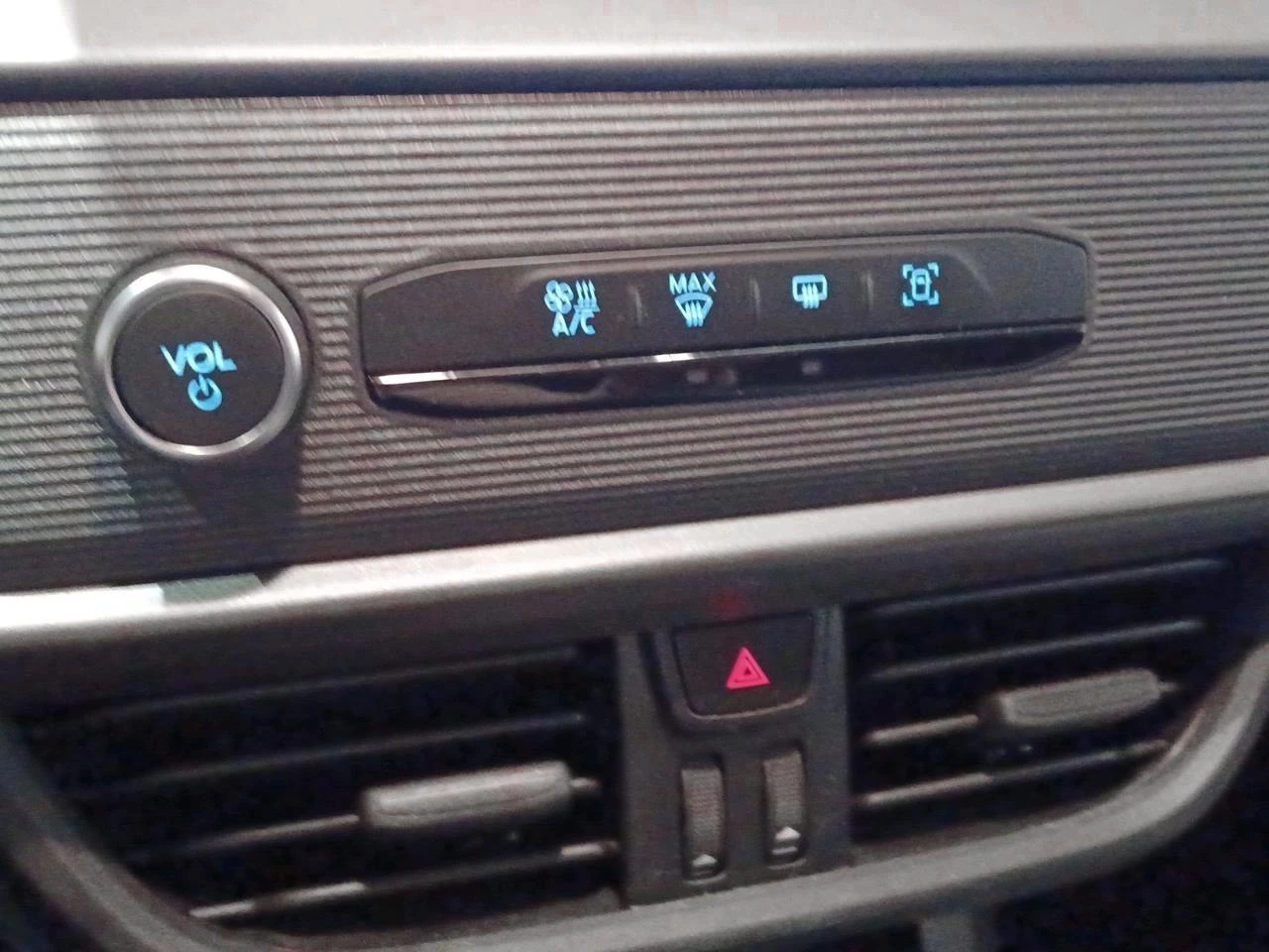 Ford-Transit Courier-image-18