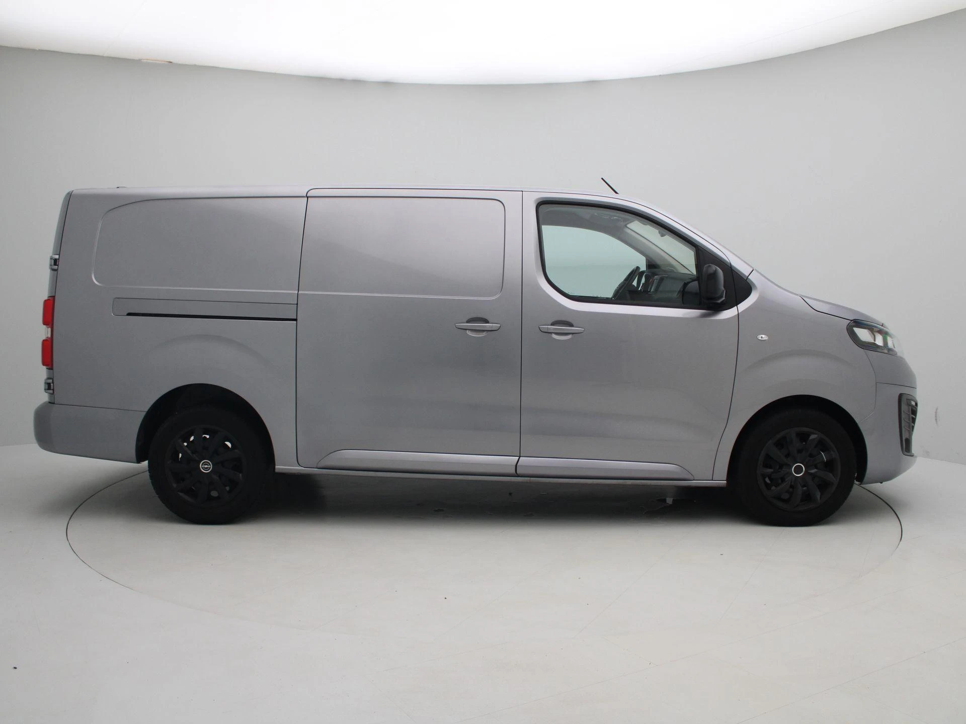 Opel-Vivaro-image-5