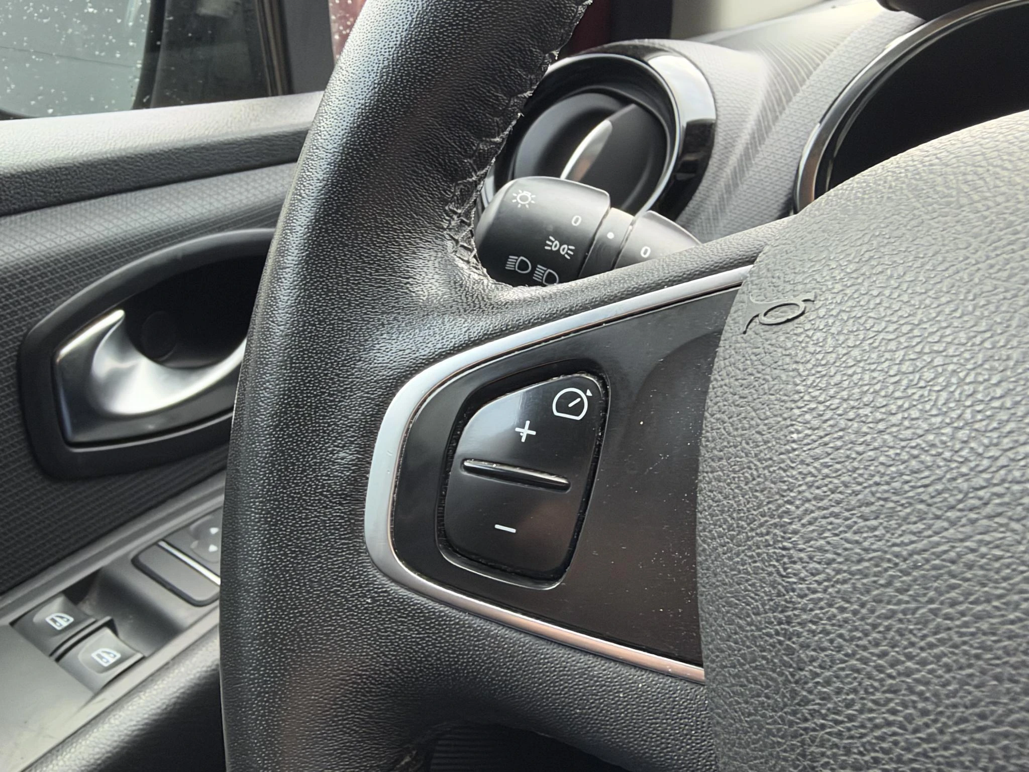 Renault-Clio-image-2