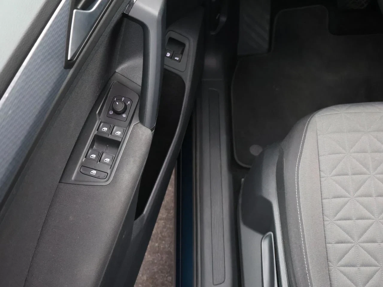 Volkswagen-Tiguan-image-16