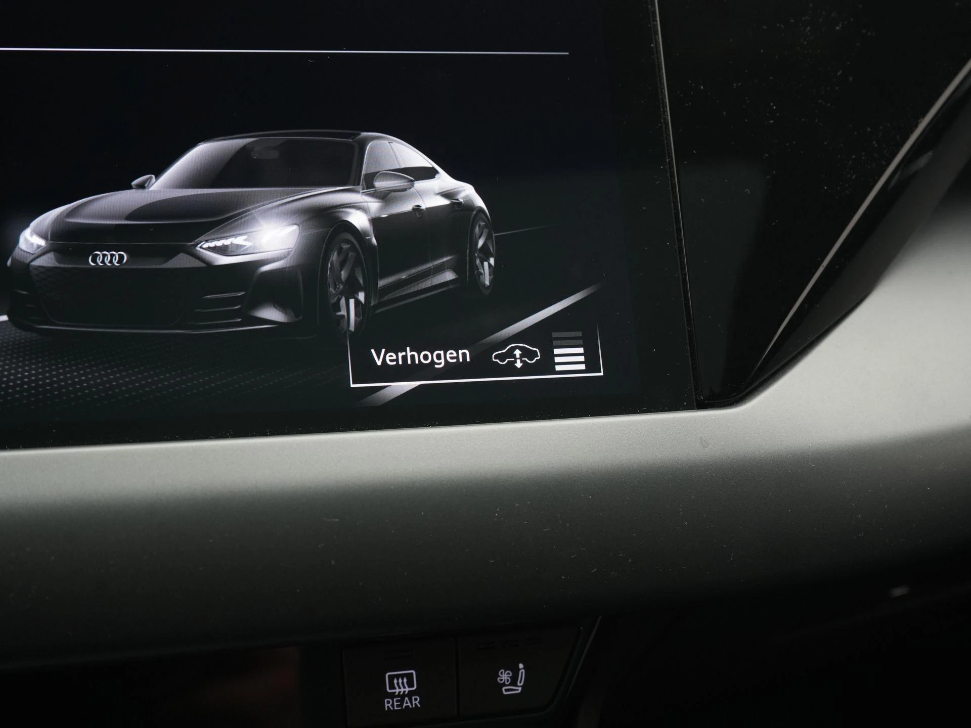 Audi-e-tron GT-image-19