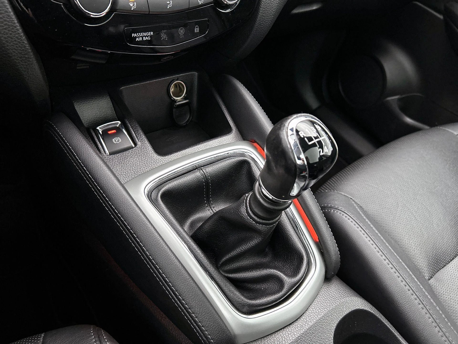 Nissan-QASHQAI-image-24