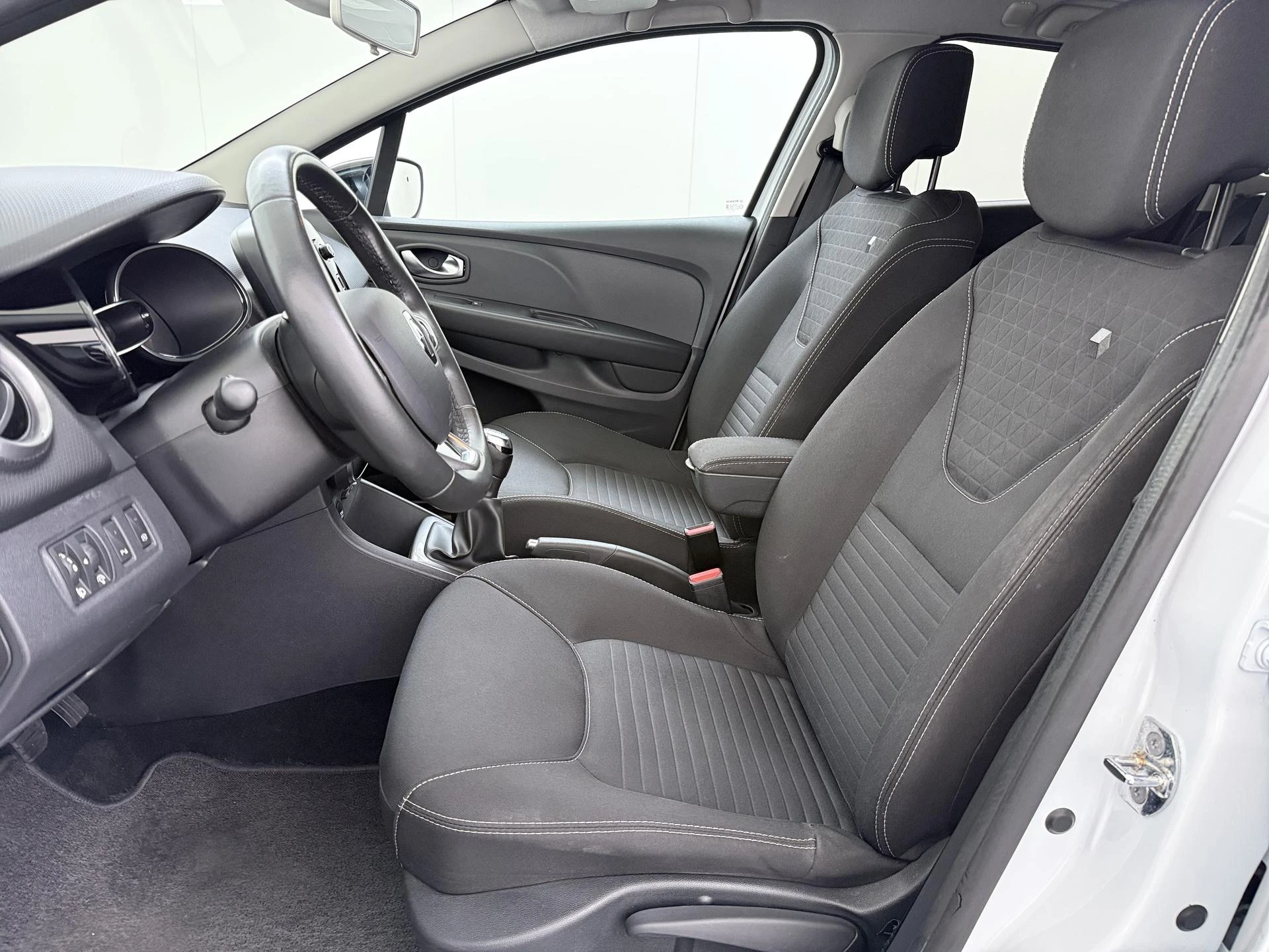 Renault-Clio-image-4