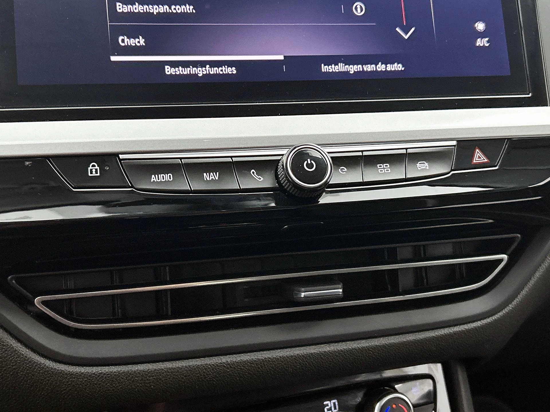 Opel-Grandland-image-11