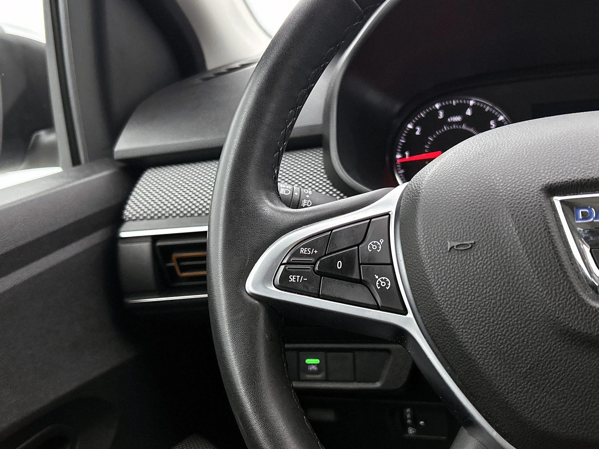 Dacia-Sandero Stepway-image-5