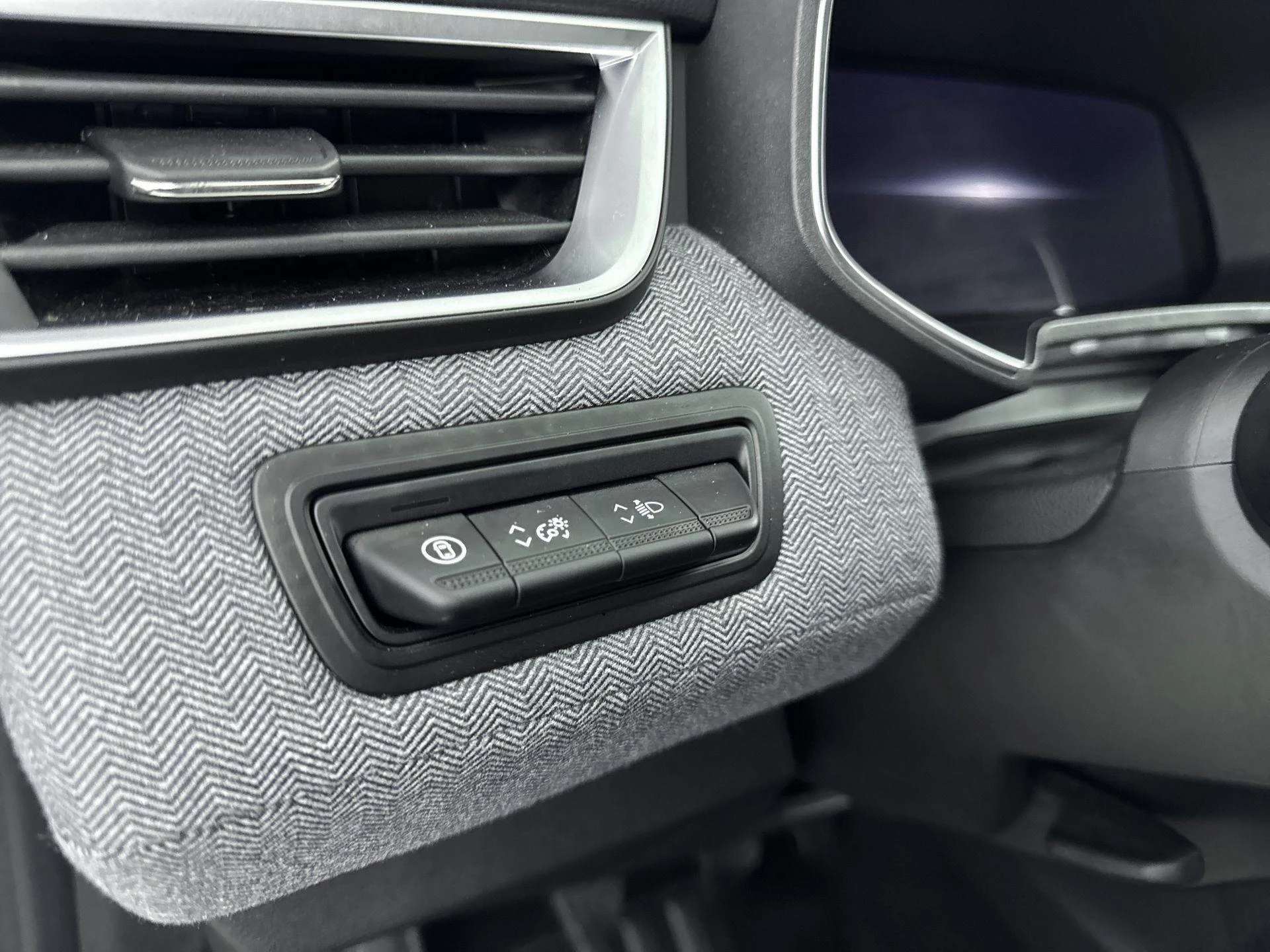 Renault-Clio-image-17