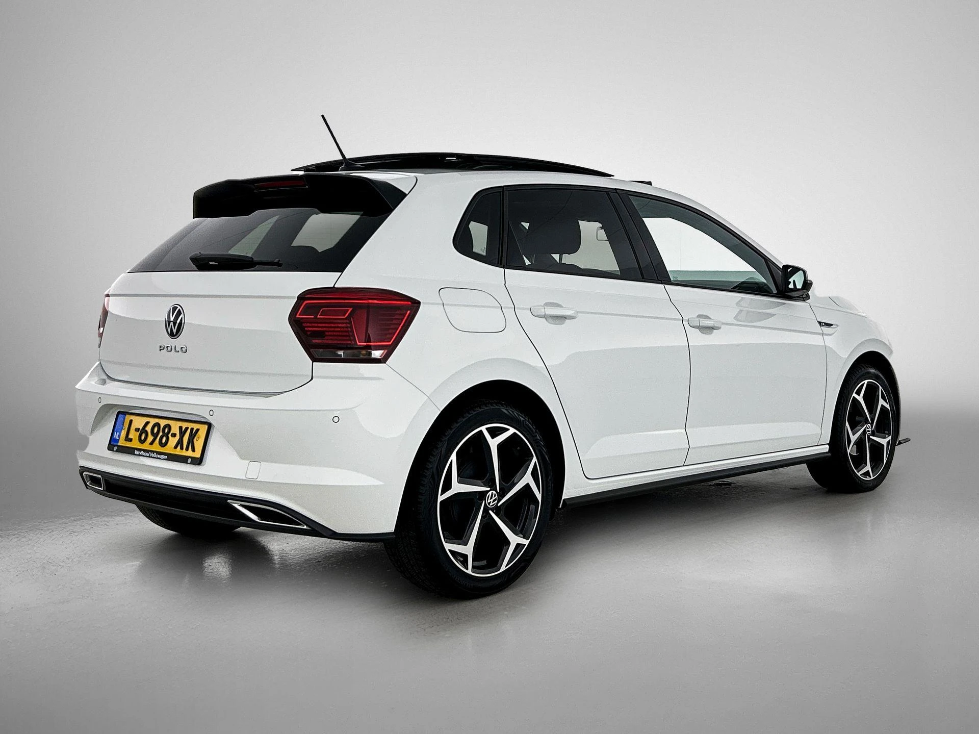 Volkswagen-Polo-image-3