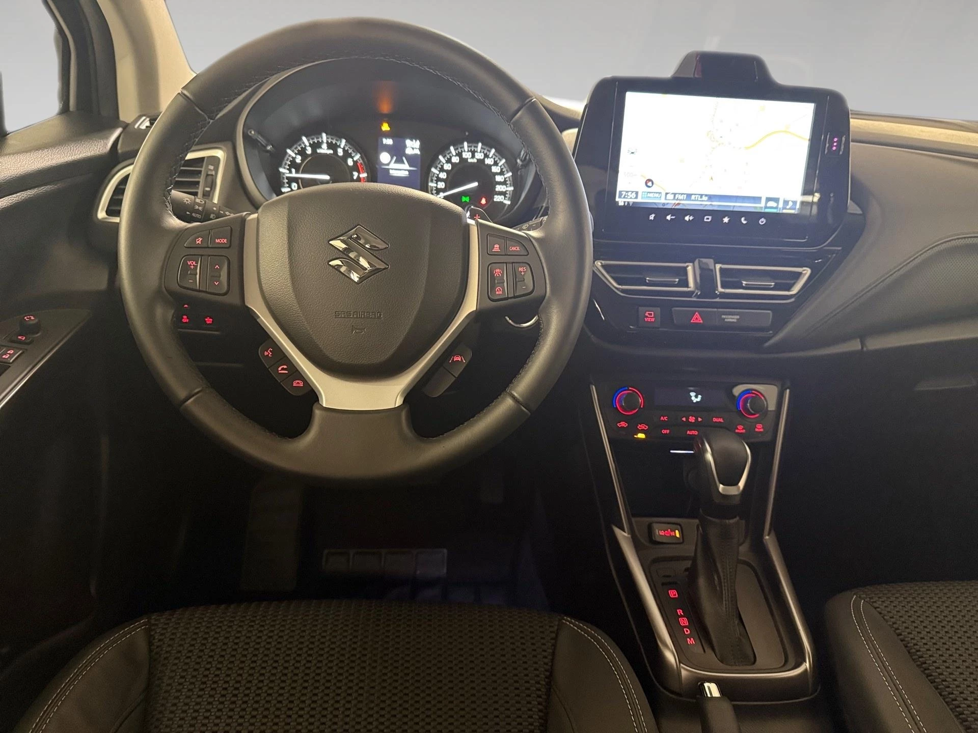 Suzuki-S-Cross-image-6