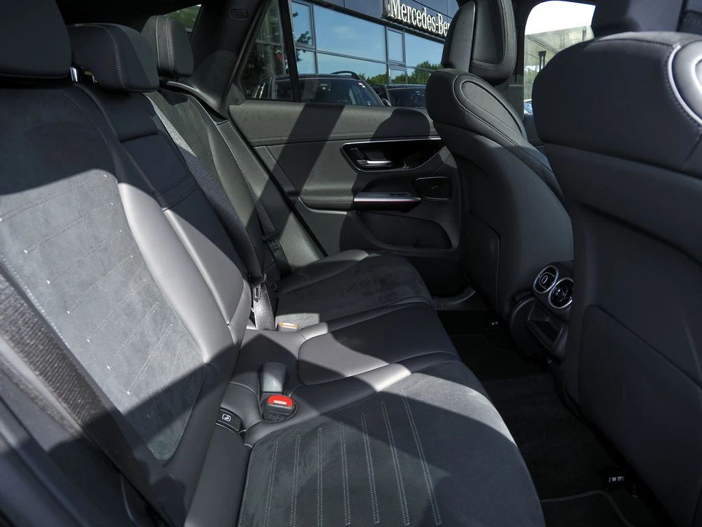 Mercedes-Benz-GLC 450 d-image-13