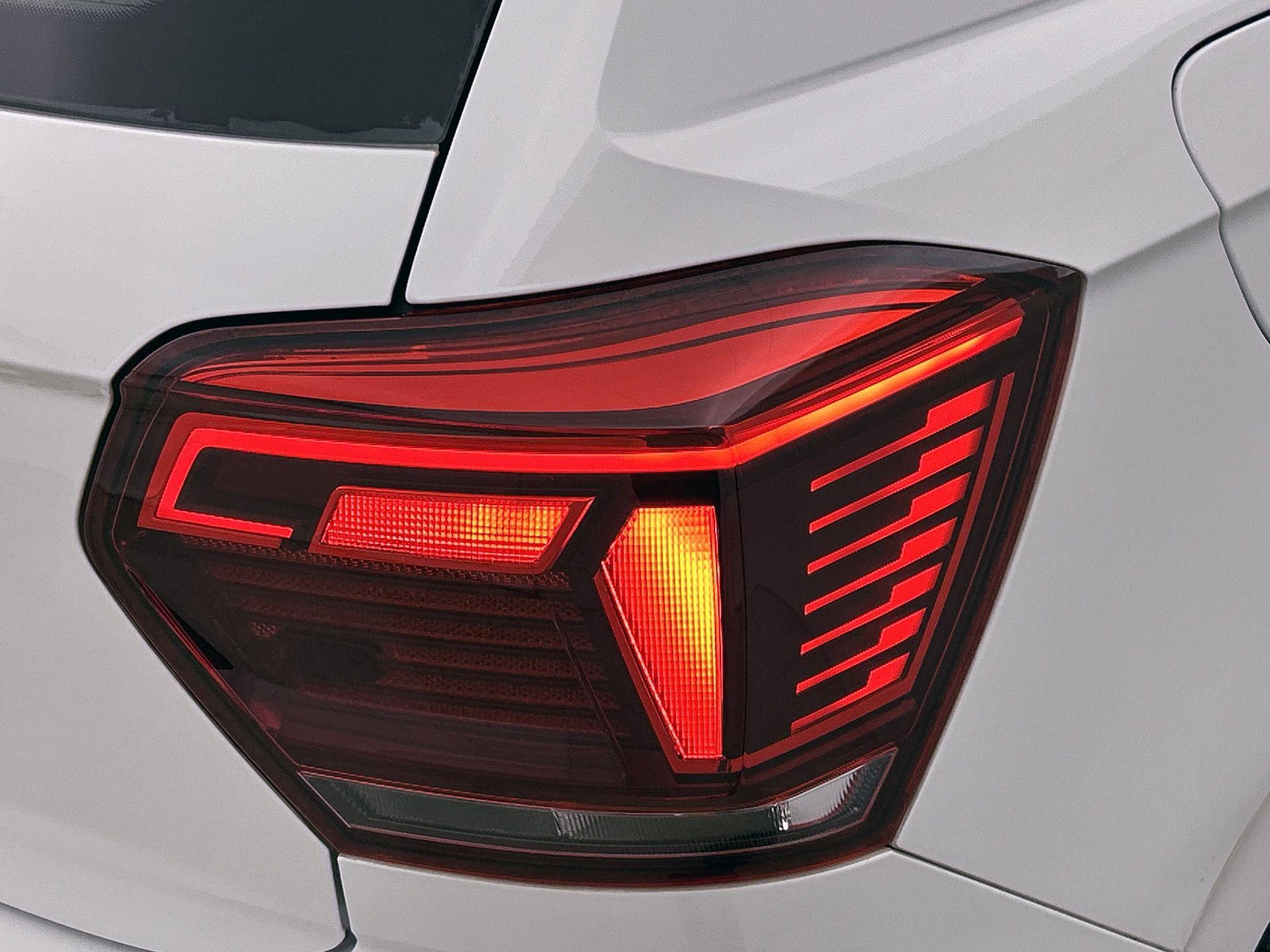 Volkswagen-Polo-image-15