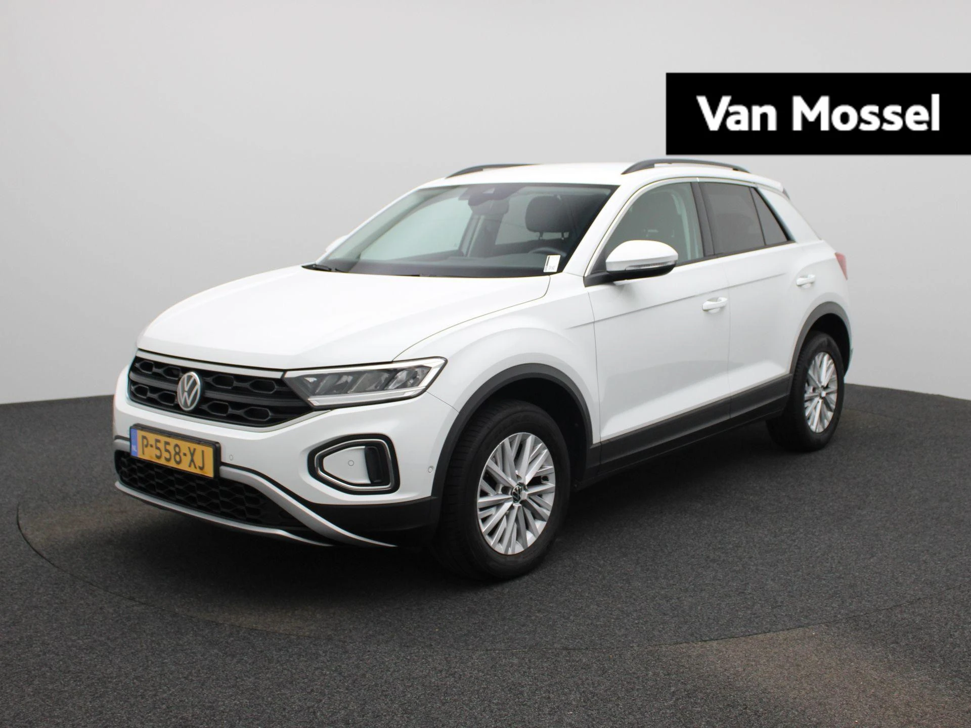 Volkswagen-T-Roc-image-0