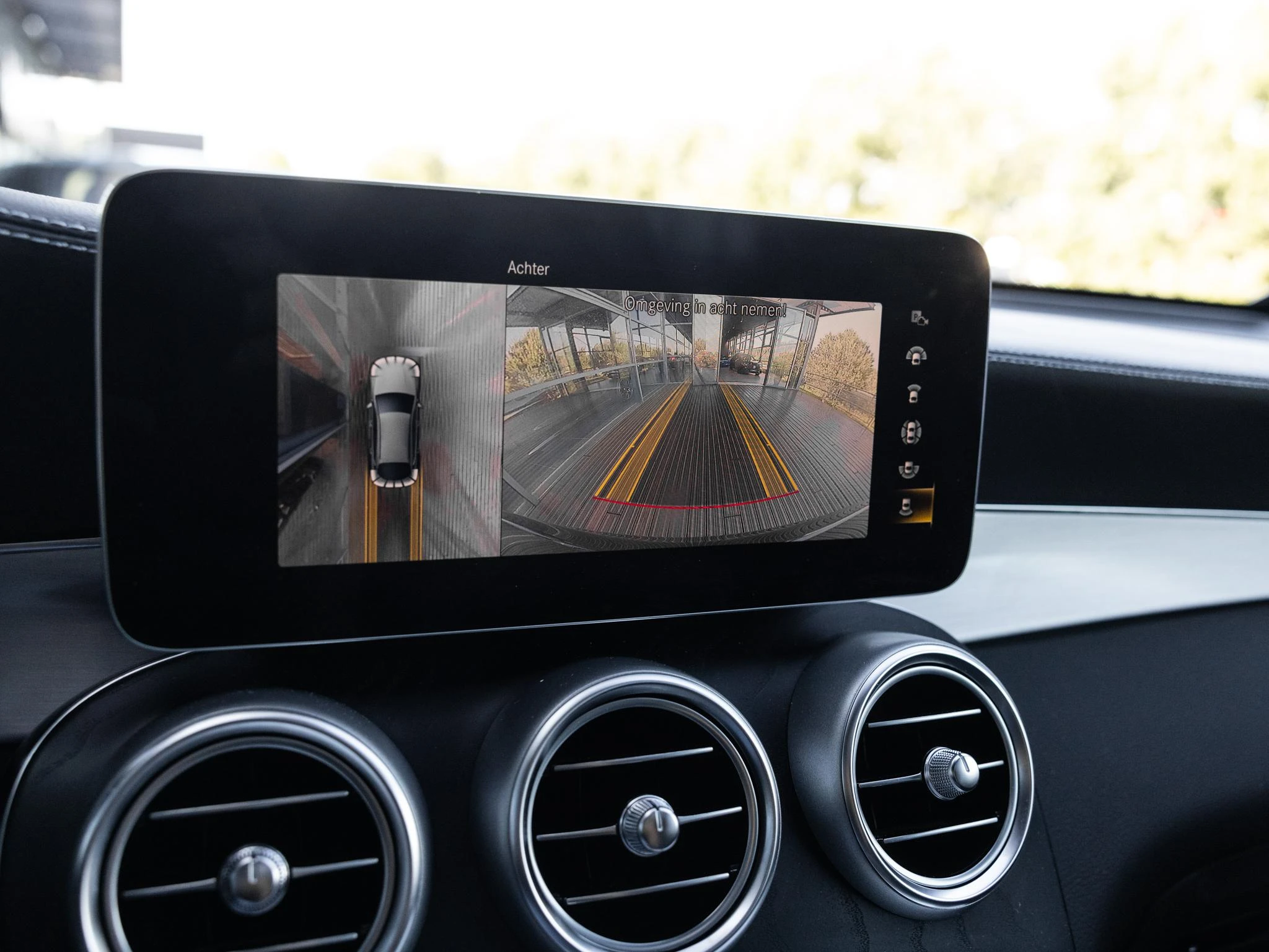 Mercedes-Benz-GLC-image-24
