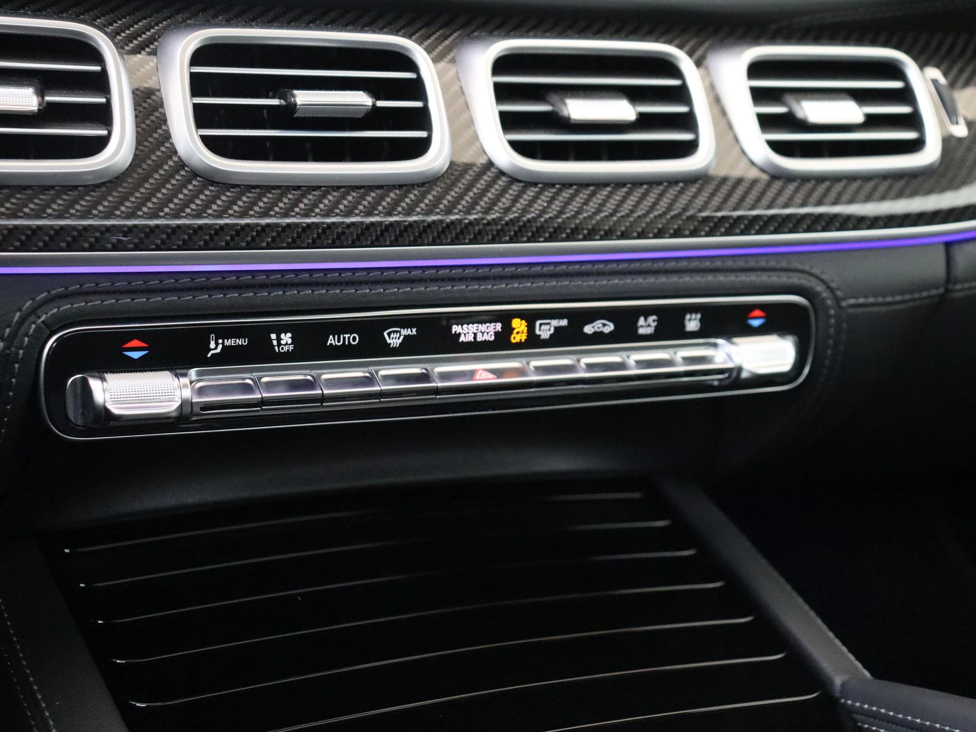 Mercedes-Benz-GLE-image-30