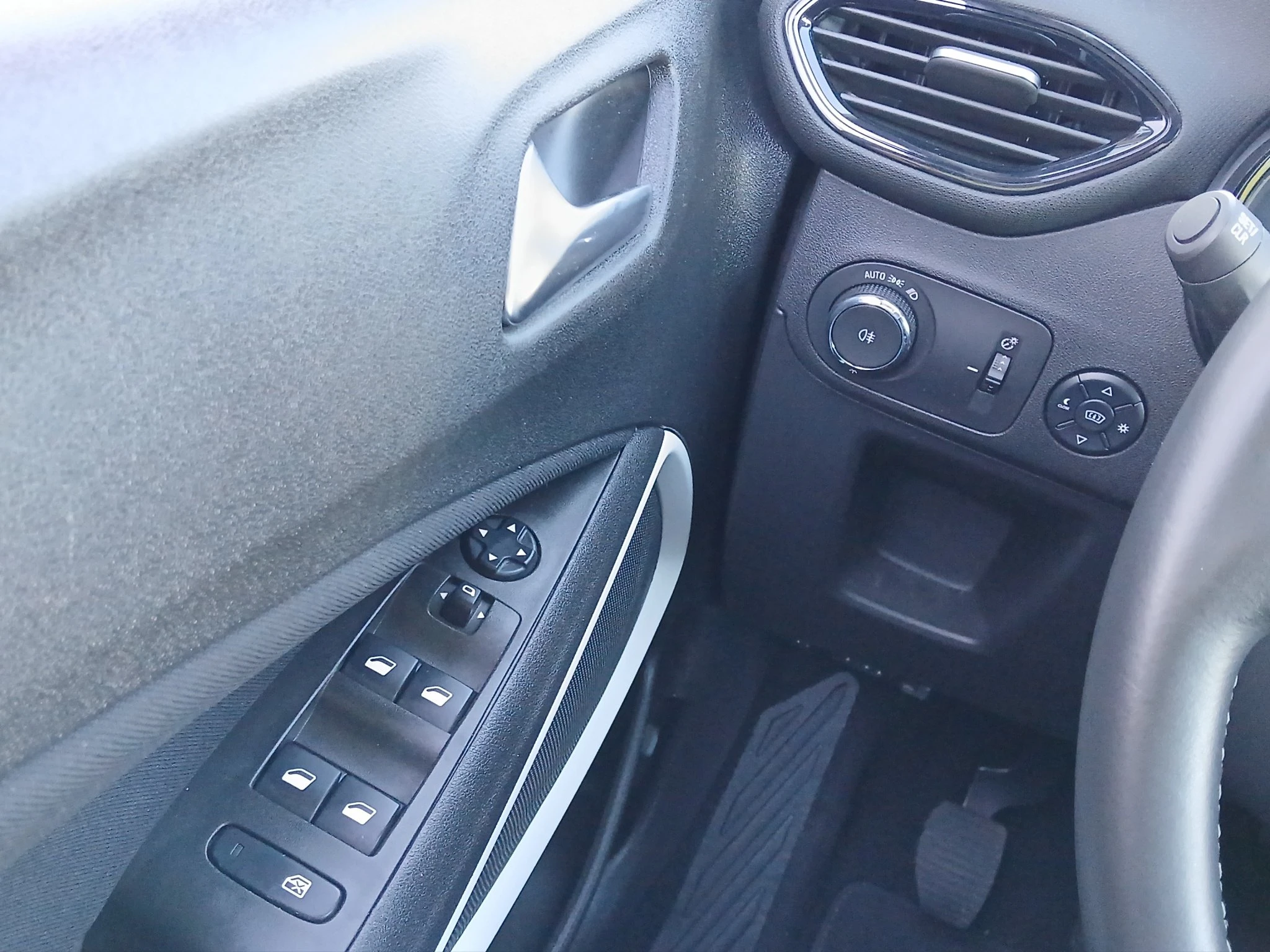 Opel-Crossland X-image-16
