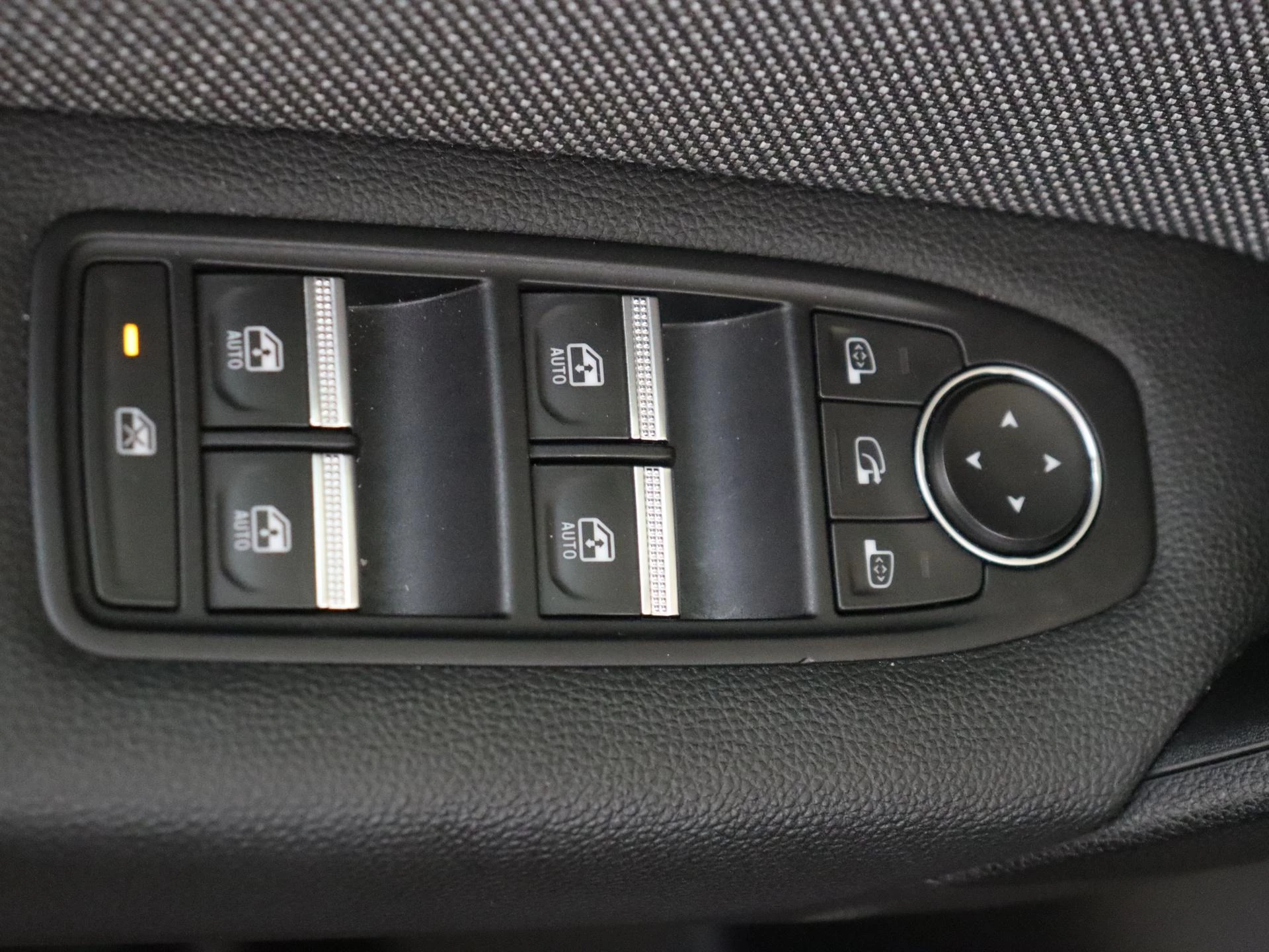 Renault-Captur-image-22