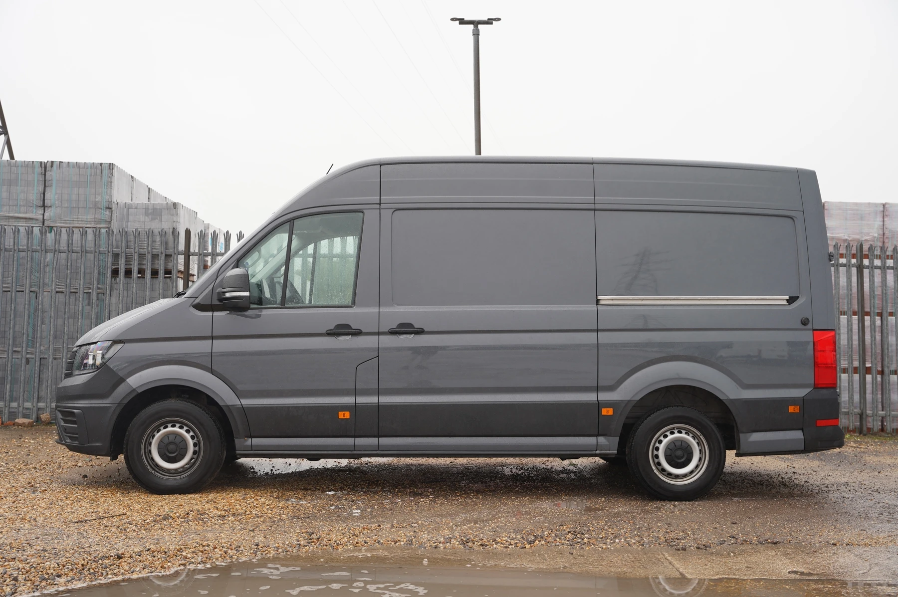 Volkswagen-Crafter-image-13