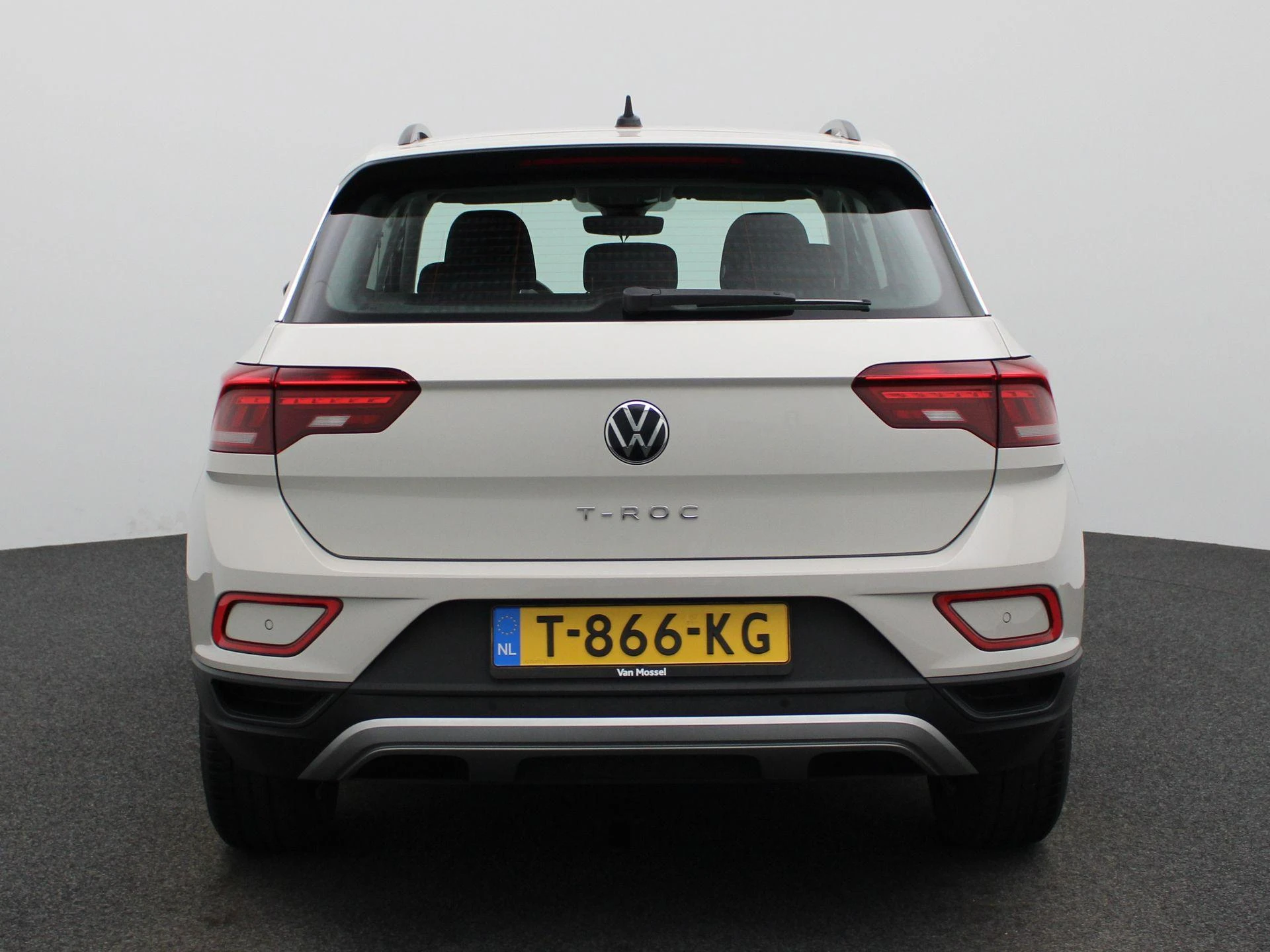 Volkswagen-T-Roc-image-4