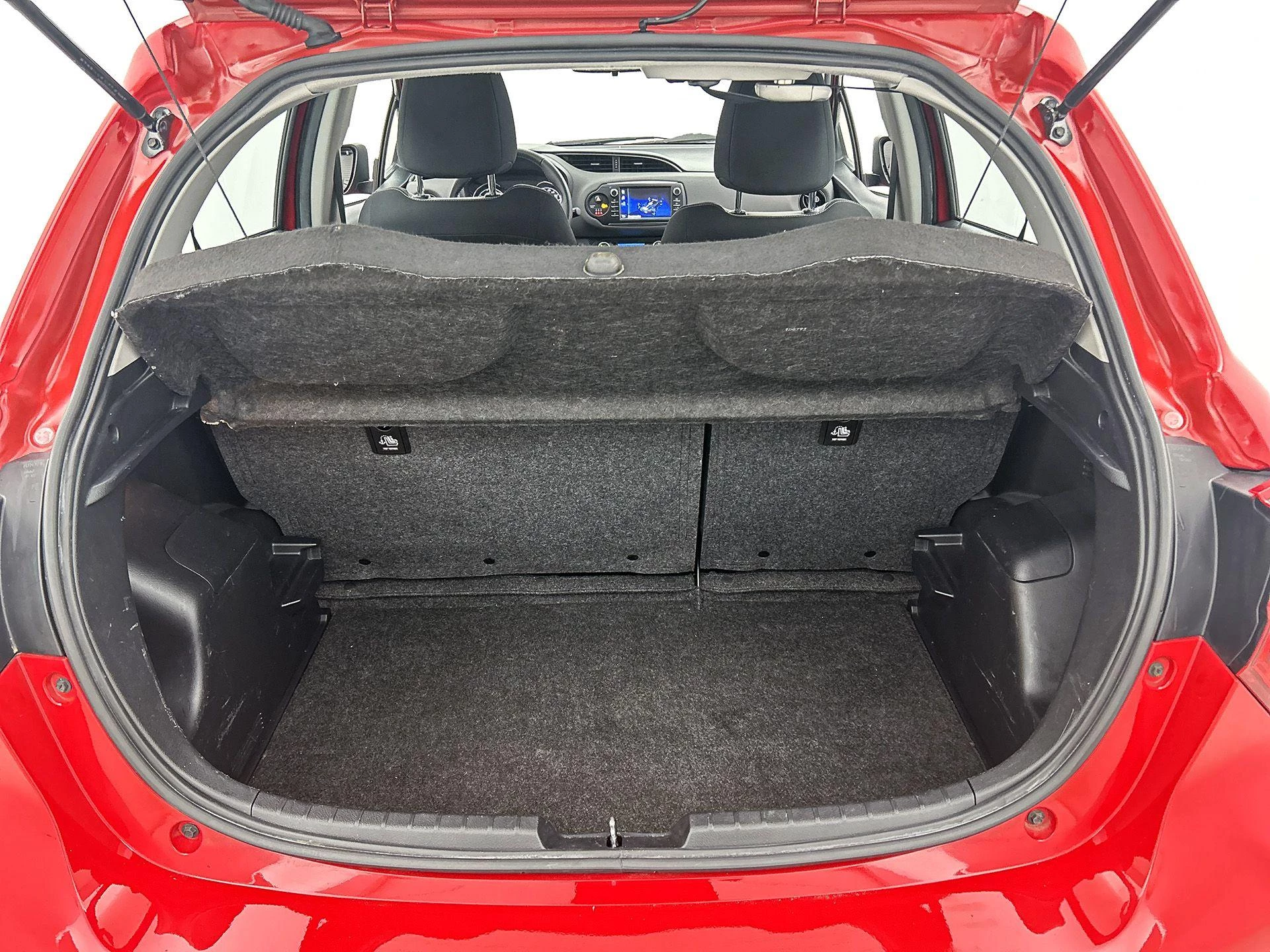 Toyota-Yaris-image-16