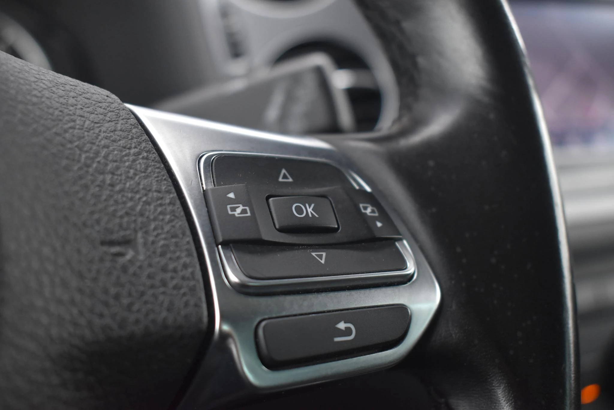 Volkswagen-Tiguan-image-21