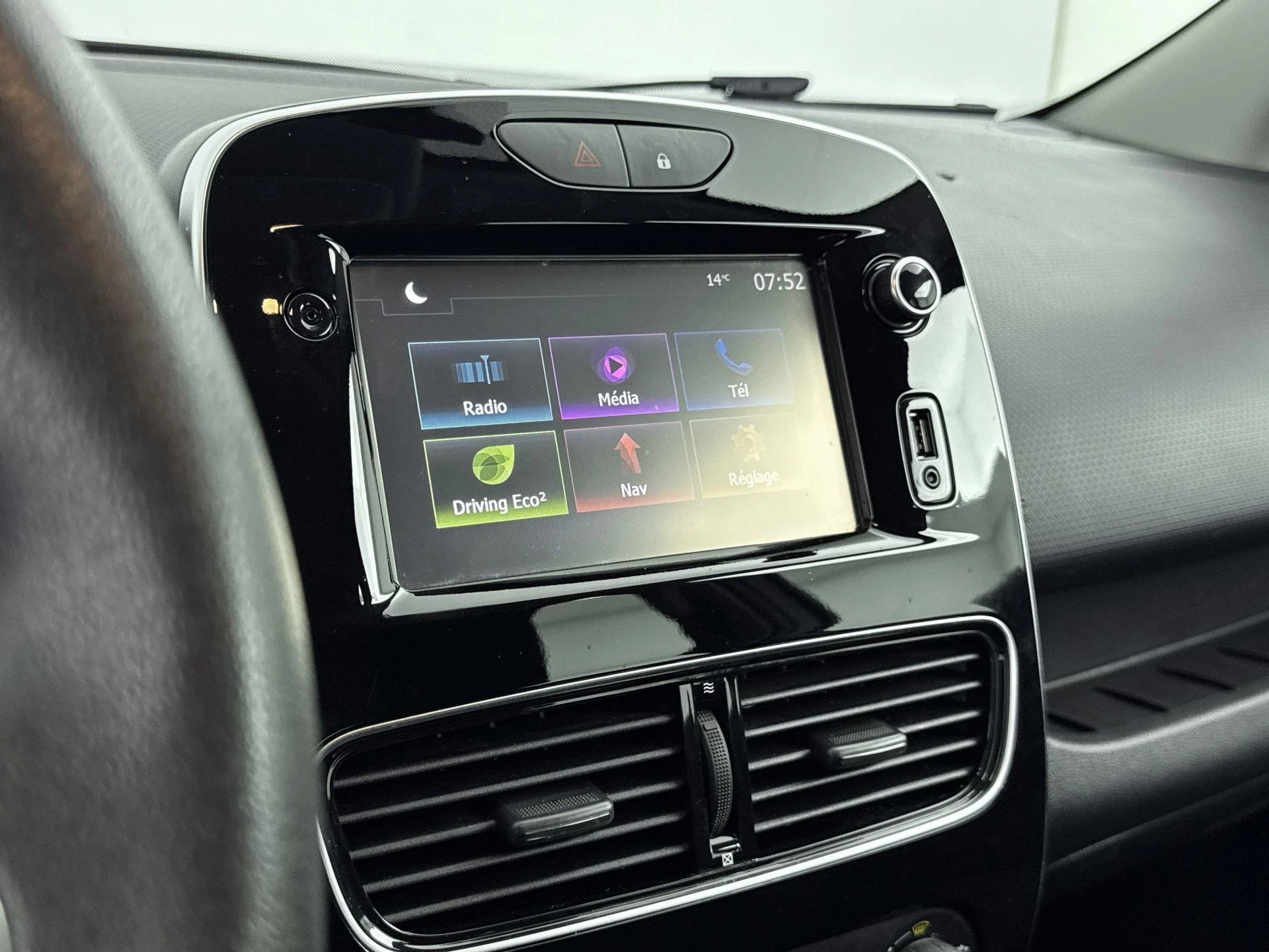 Renault-Clio-image-10