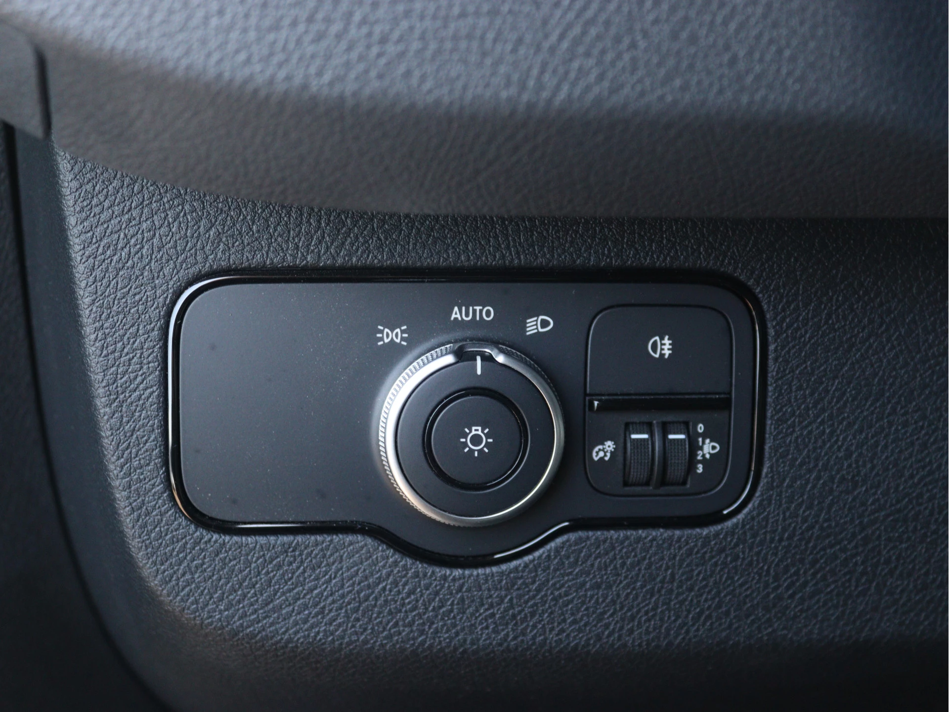 Mercedes-Benz-Sprinter-image-6