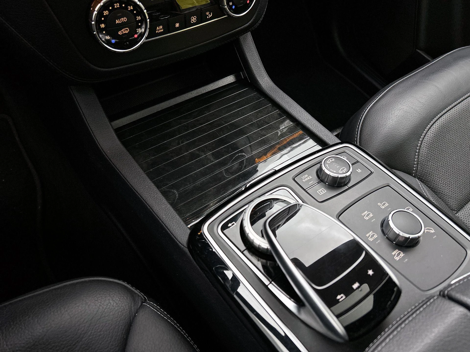 Mercedes-Benz-GLE-image-36