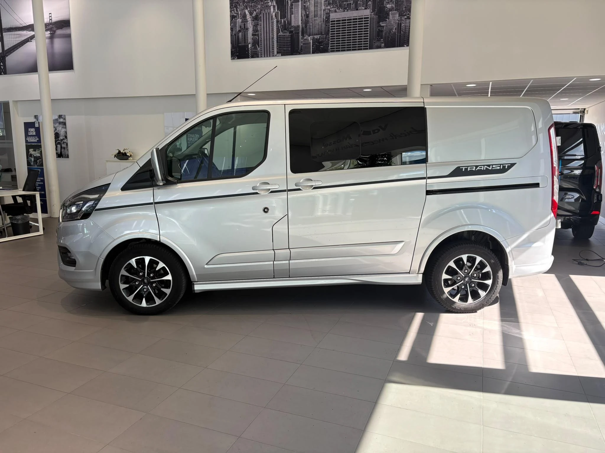 Ford-Transit Custom-image-4