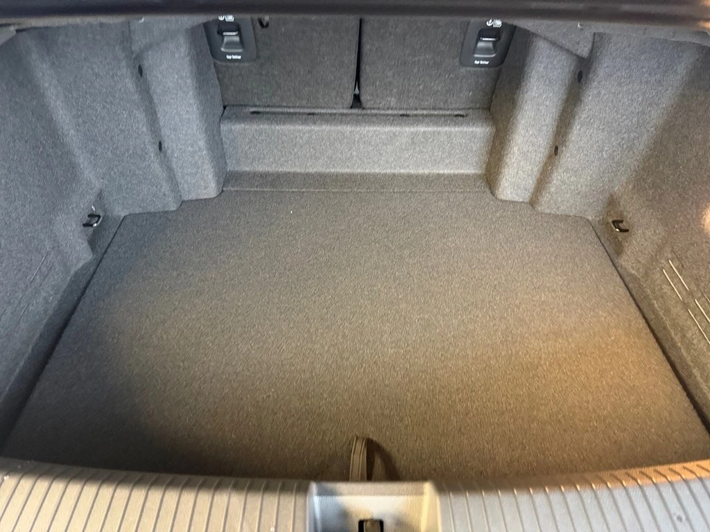 Volkswagen-T-Roc-image-12
