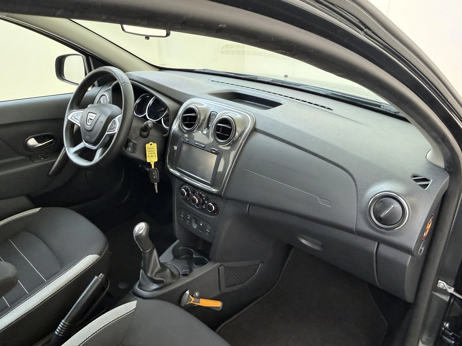 Dacia-Sandero Stepway-image-4