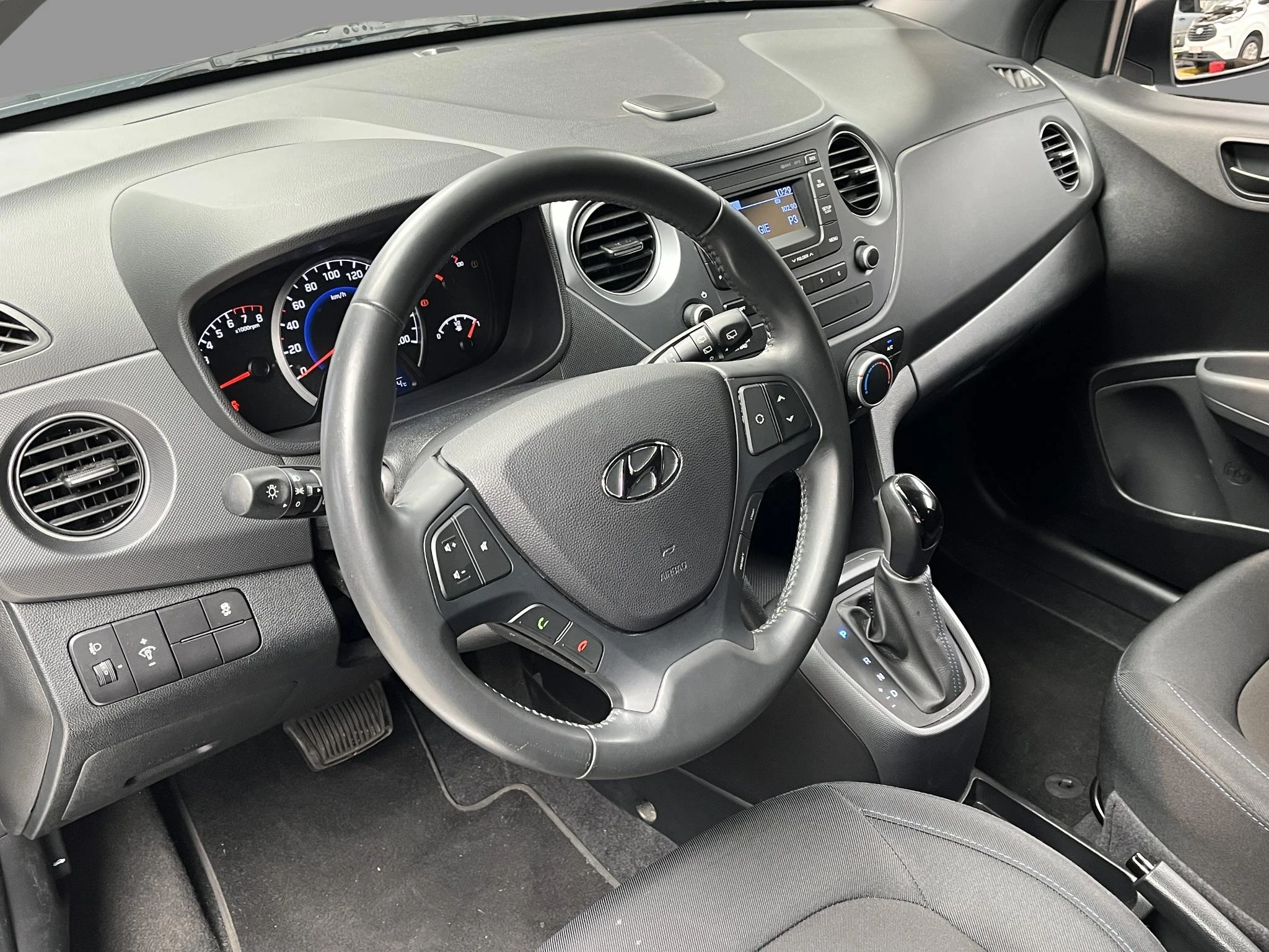 Hyundai i10 1.0 Aut. Launch Edition