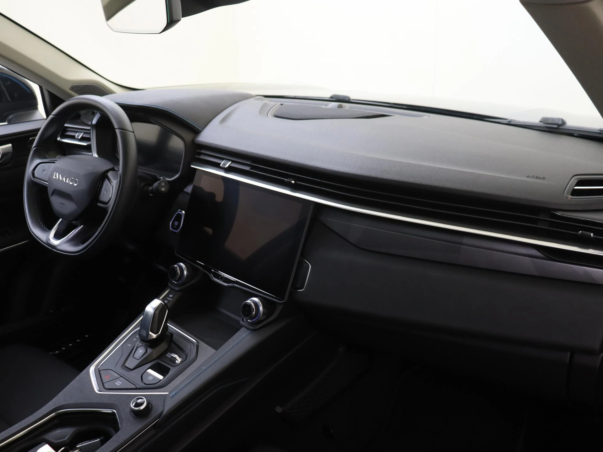 Lynk & Co-01-image-4