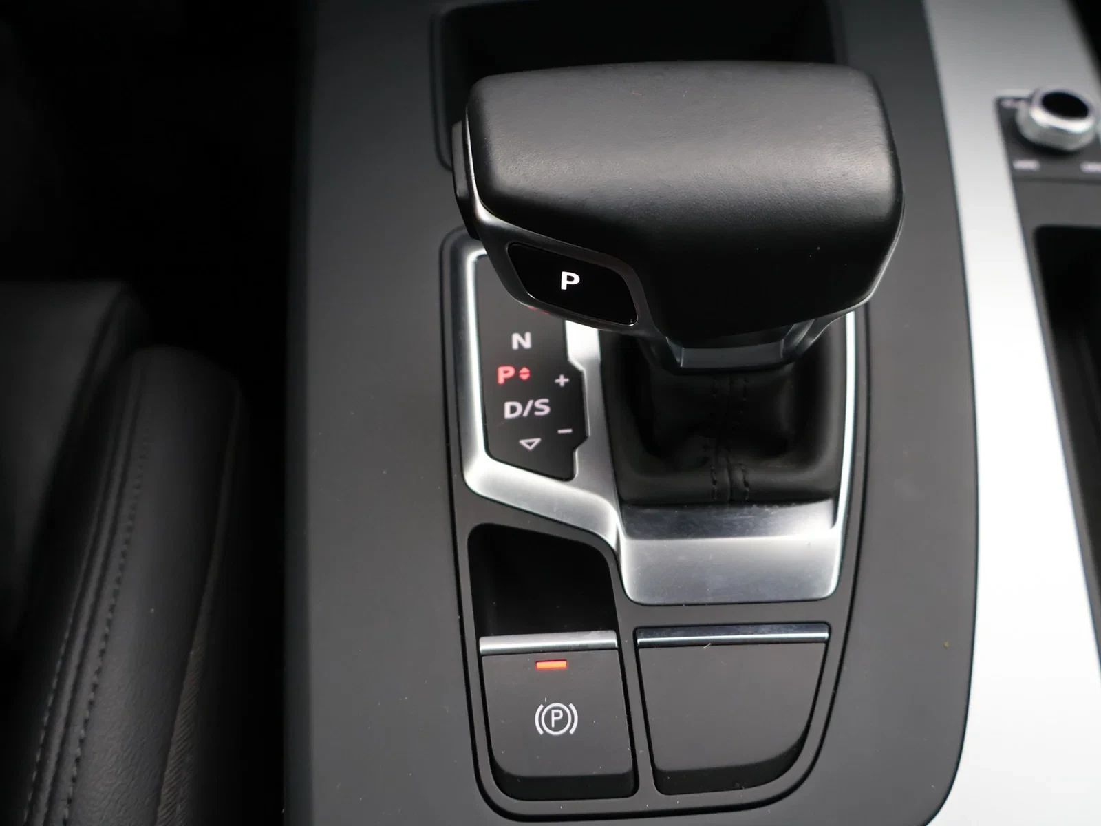 Audi Q5 Audi Q5 2XS line 45TFSI QUATTRO 265PK *AUTOMAAT*TREKHAAK*VIRTUAL COCKPIT*CAMERA*CRUISE*LEDER*APP-CON