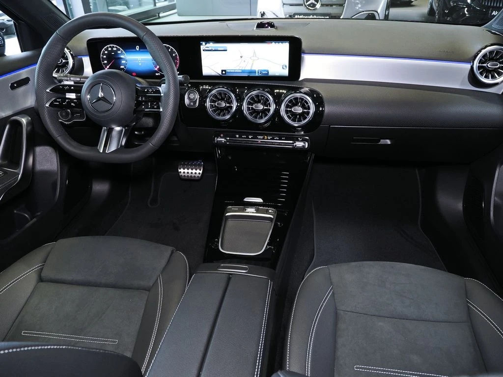 Mercedes-Benz-A-Klasse 180-image-11